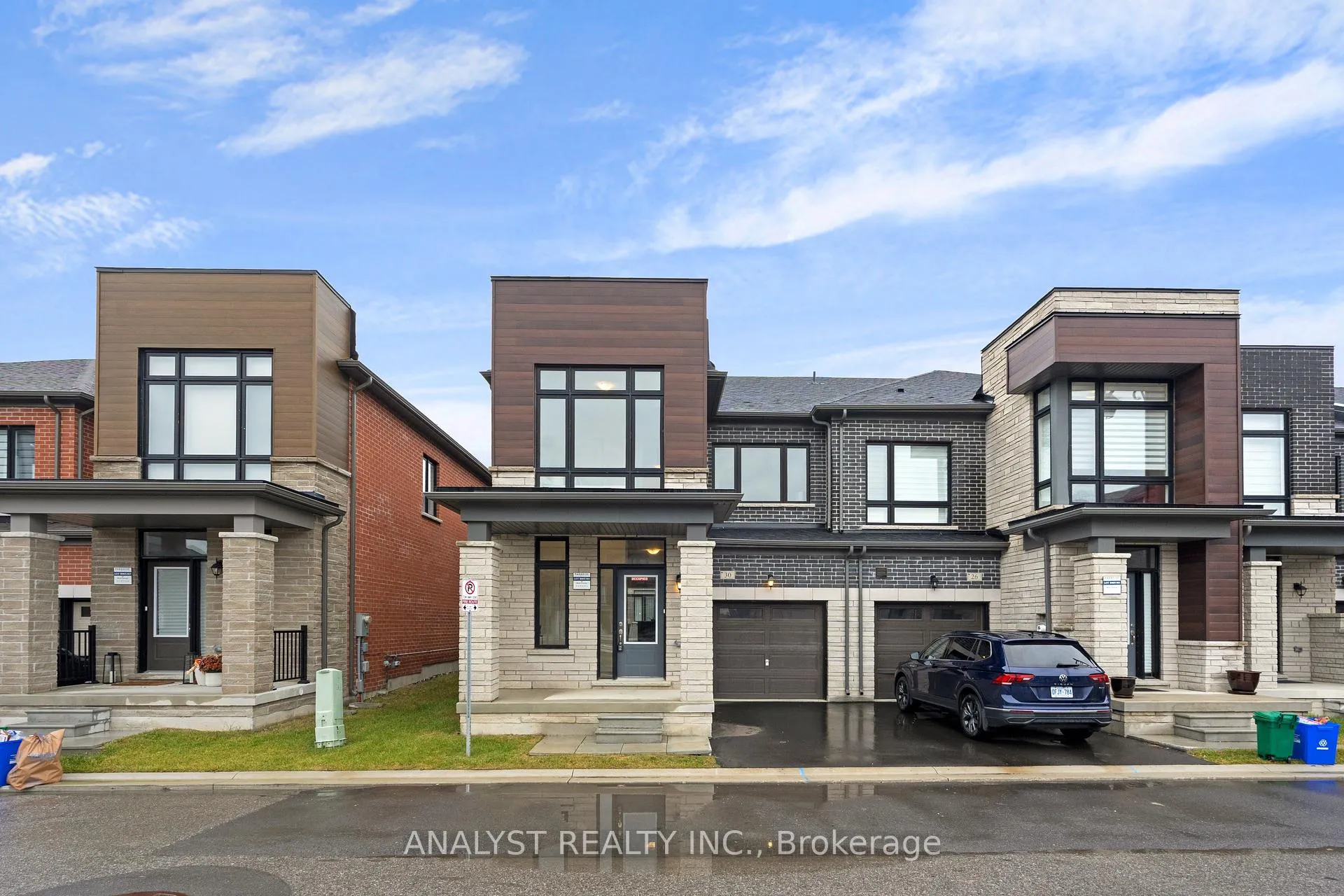 Photo 3 of 30 Blick Crescent, Aurora, Bayview Northeast — HOMEH