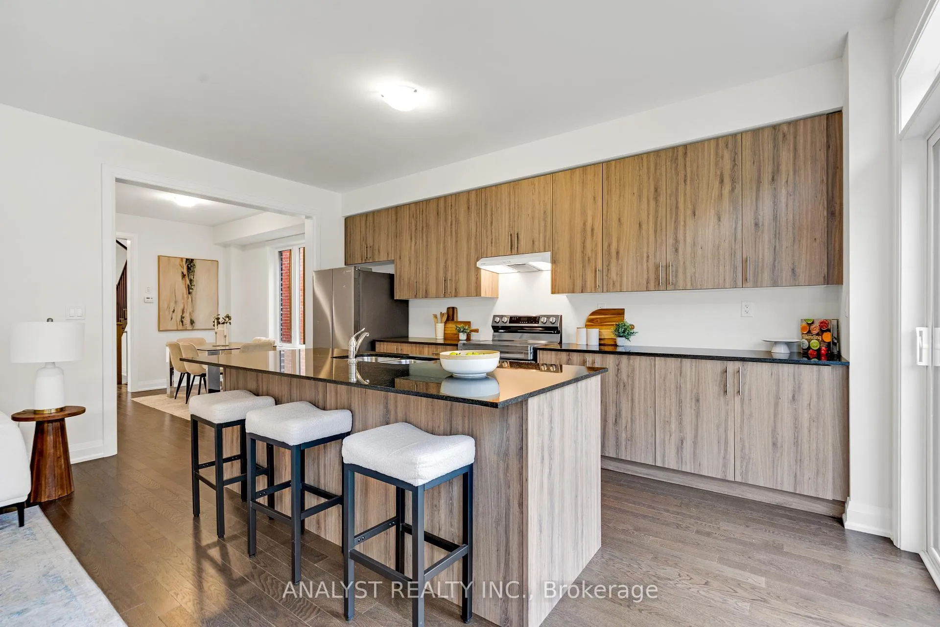 Photo 13 of 30 Blick Crescent, Aurora, Bayview Northeast — HOMEH