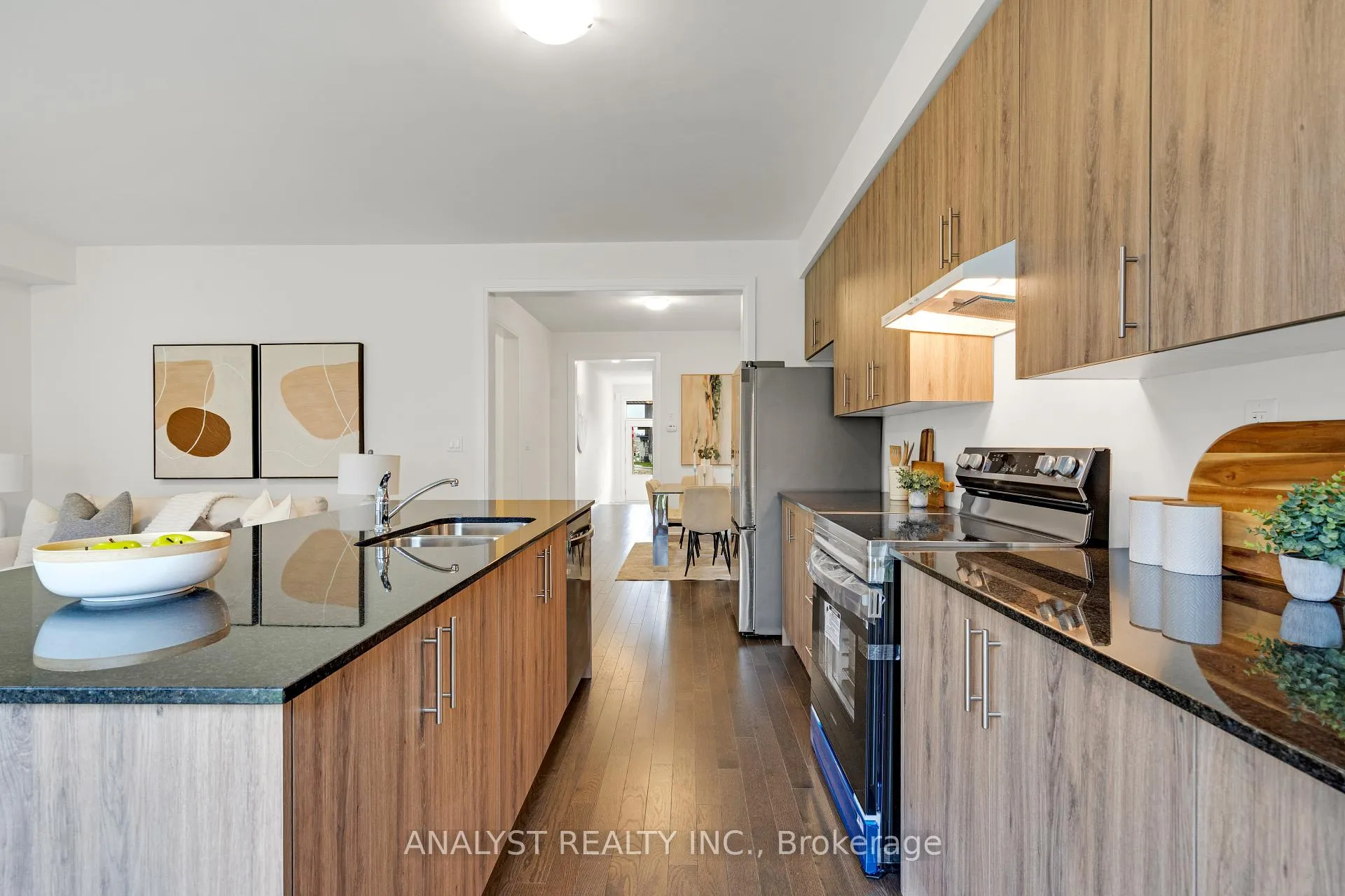 Photo 14 of 30 Blick Crescent, Aurora, Bayview Northeast — HOMEH