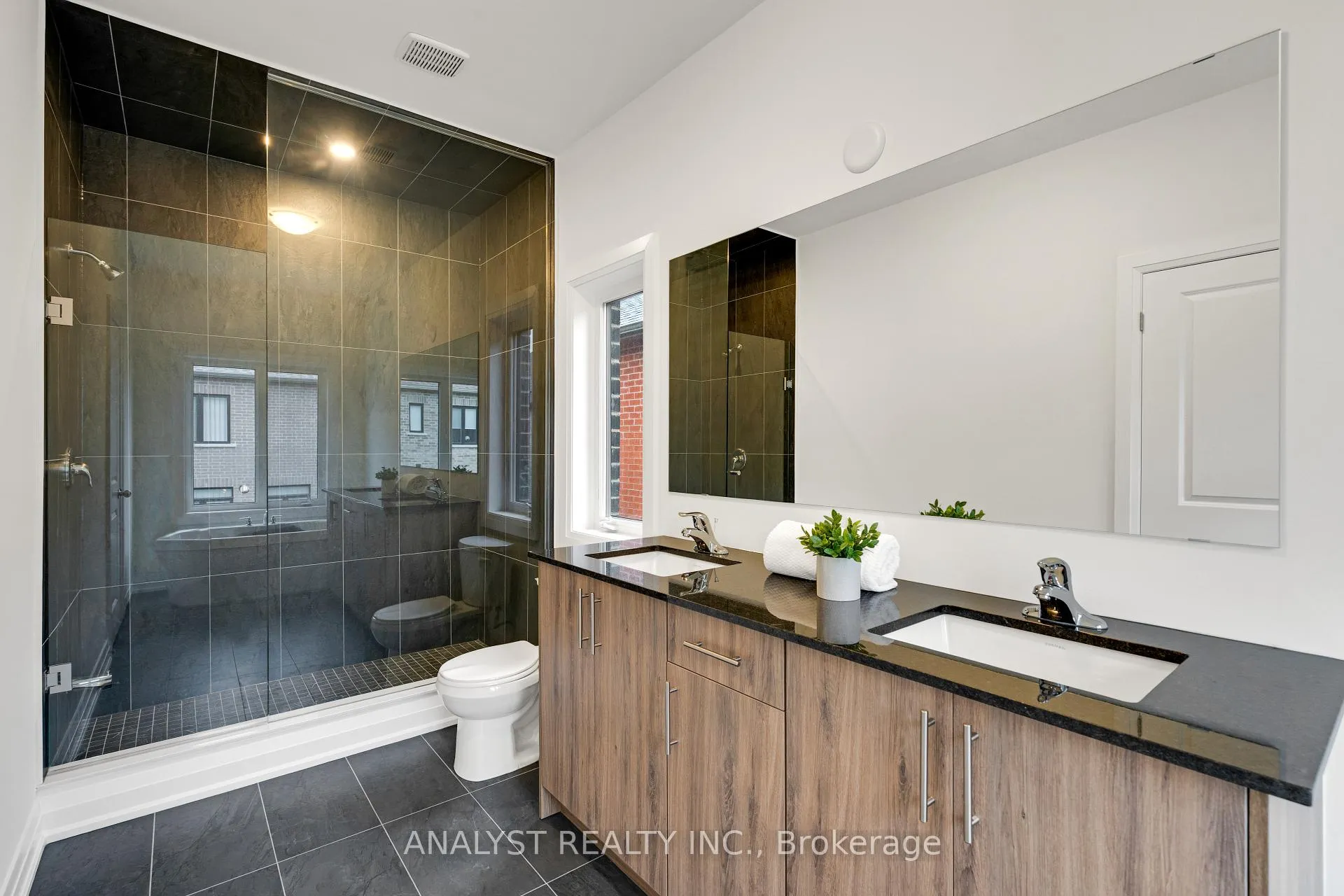 Photo 27 of 30 Blick Crescent, Aurora, Bayview Northeast — HOMEH