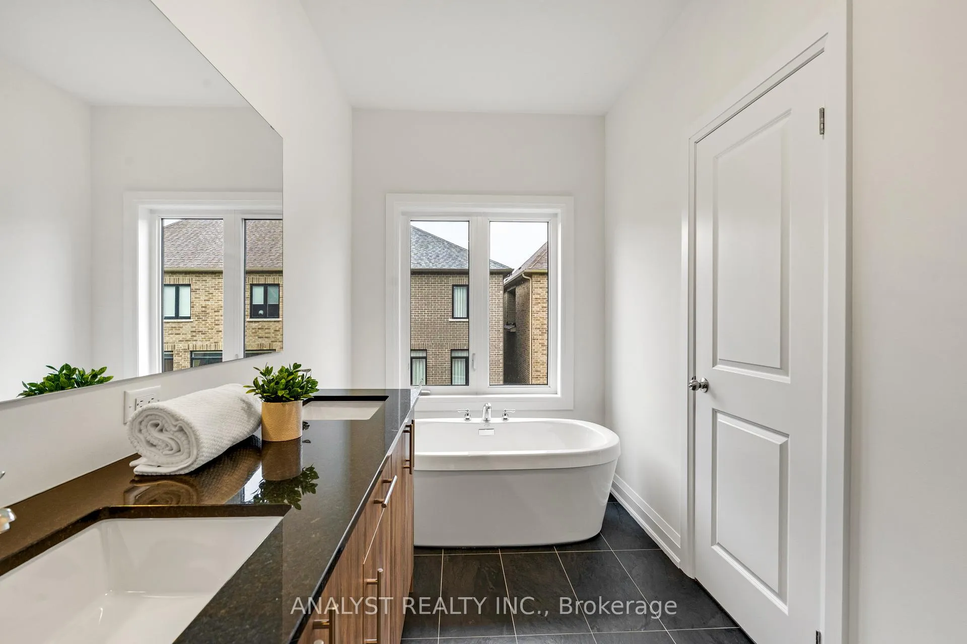 Photo 28 of 30 Blick Crescent, Aurora, Bayview Northeast — HOMEH