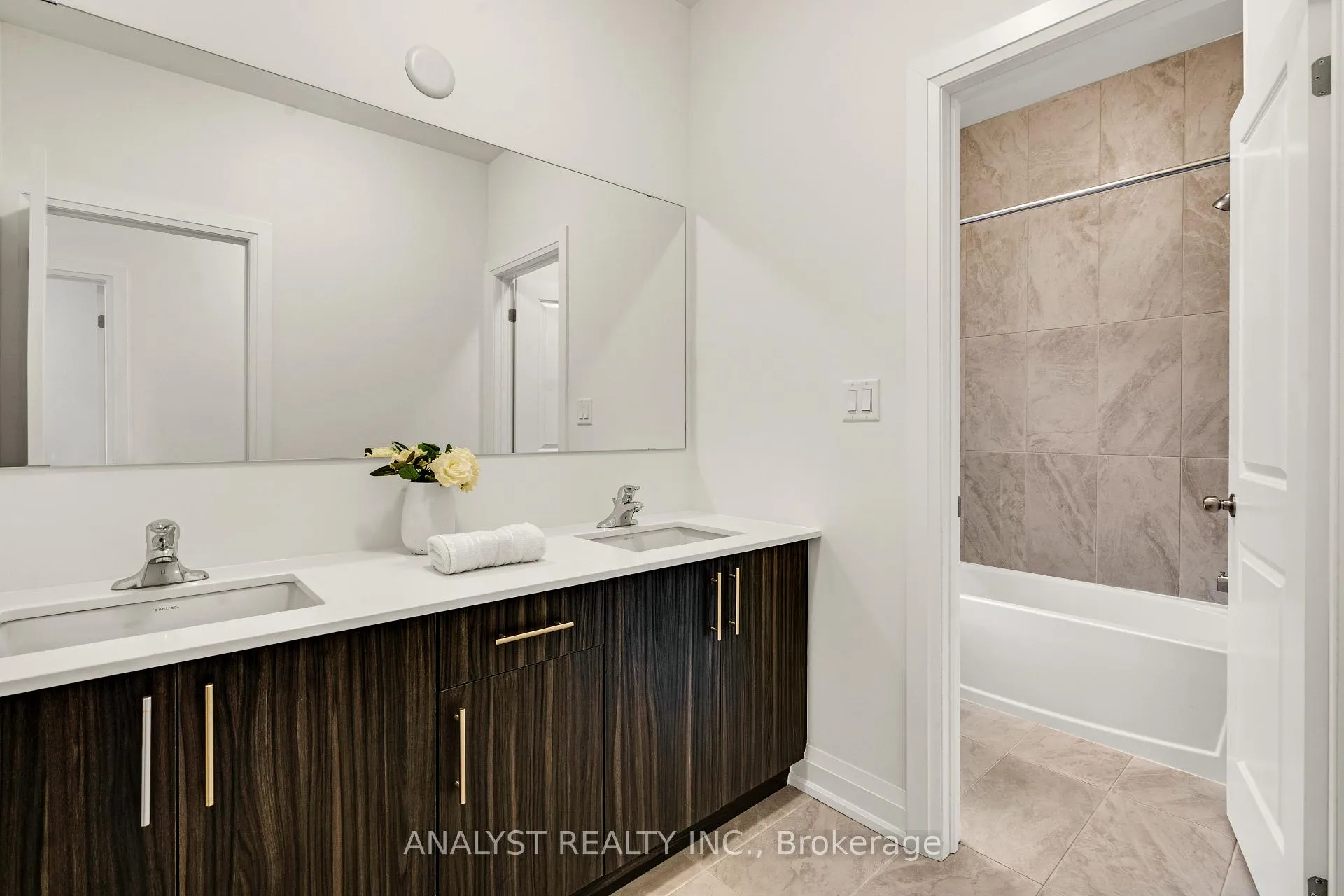 Photo 31 of 30 Blick Crescent, Aurora, Bayview Northeast — HOMEH