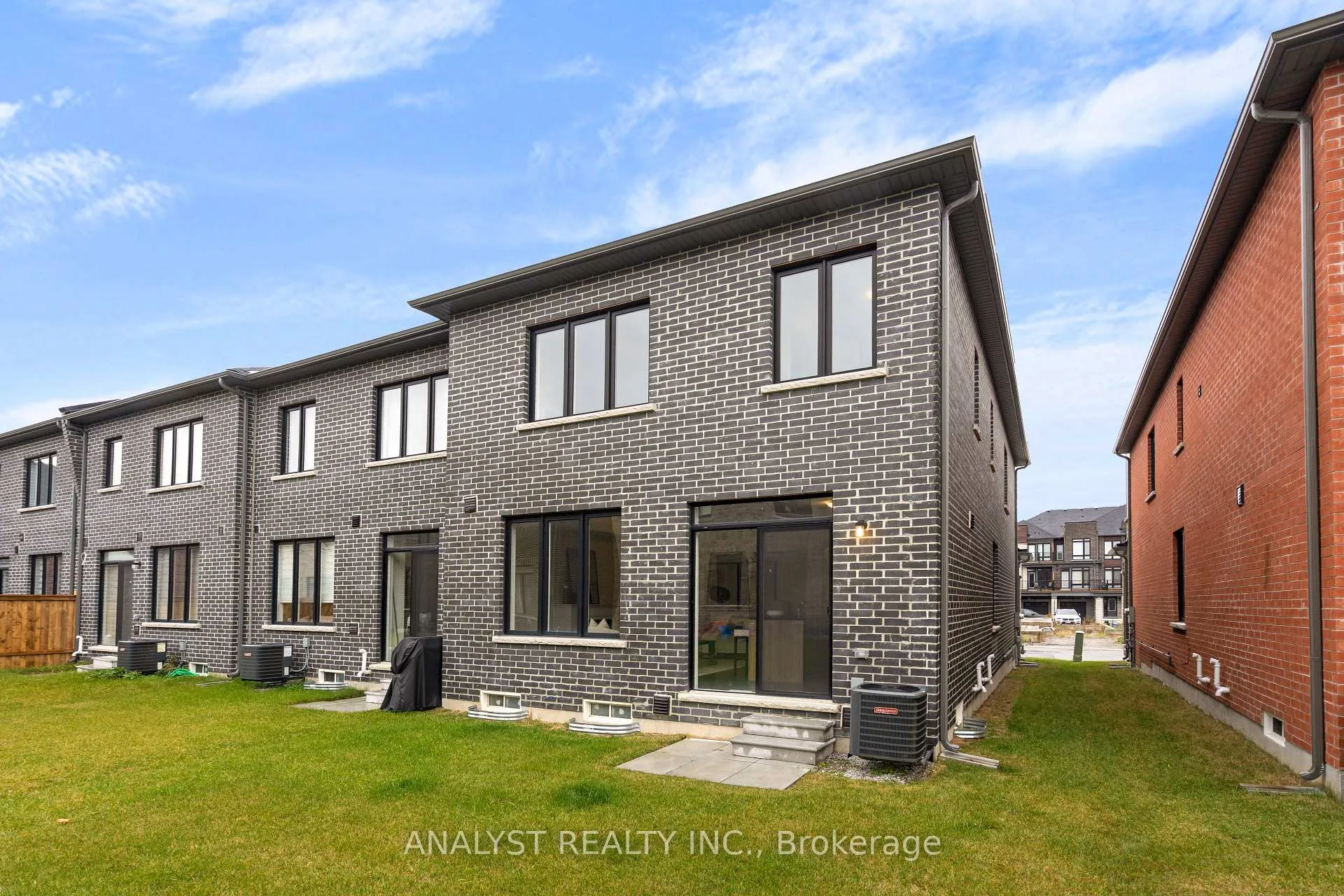 Photo 33 of 30 Blick Crescent, Aurora, Bayview Northeast — HOMEH