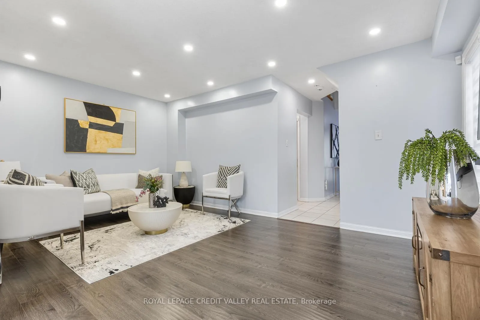 Photo 9 of 84 Whiteface Crescent, Brampton, Fletcher's Meadow — HOMEH