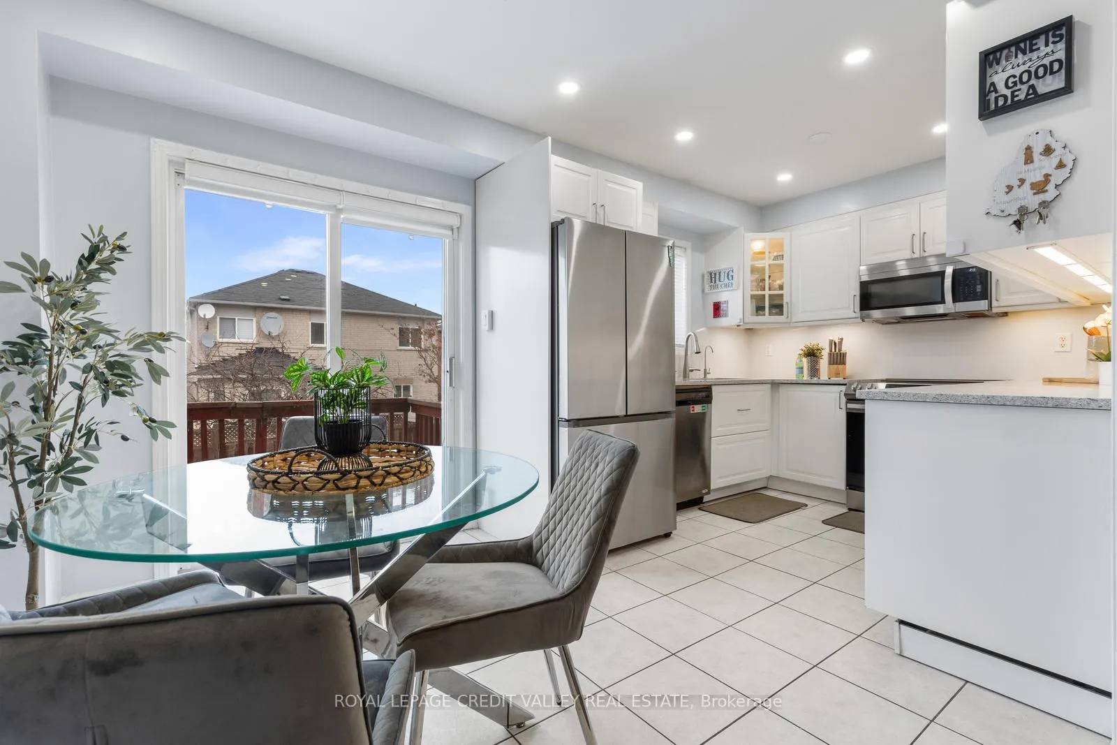 Photo 12 of 84 Whiteface Crescent, Brampton, Fletcher's Meadow — HOMEH
