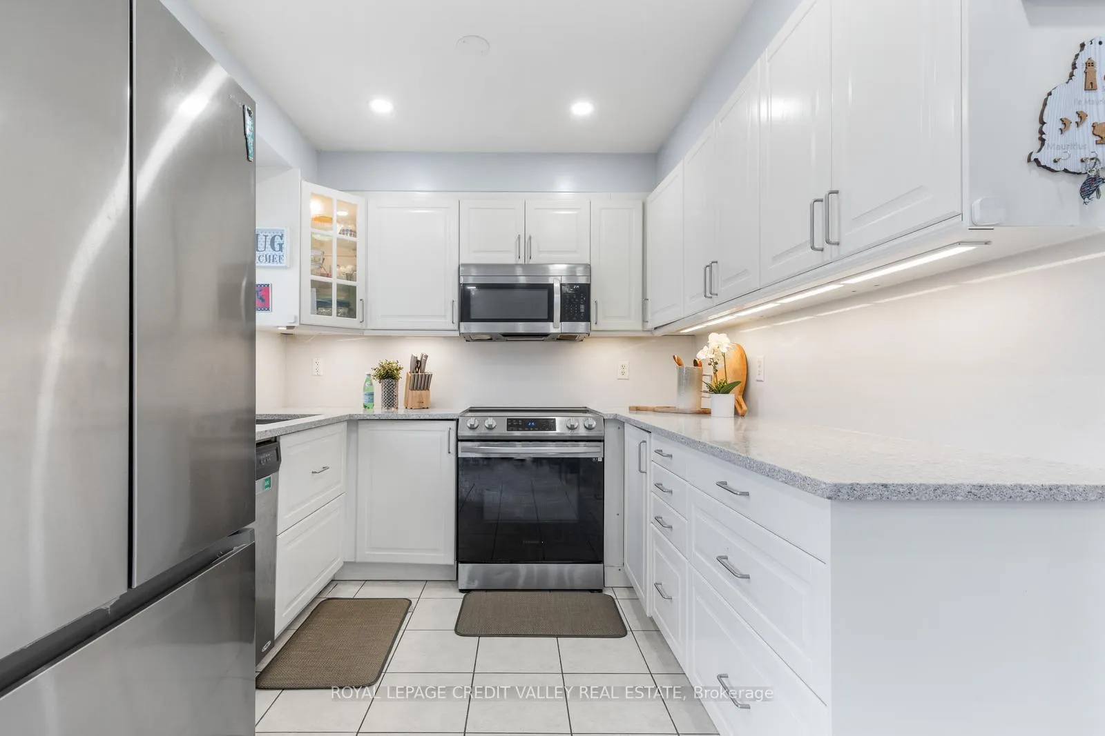 Photo 14 of 84 Whiteface Crescent, Brampton, Fletcher's Meadow — HOMEH