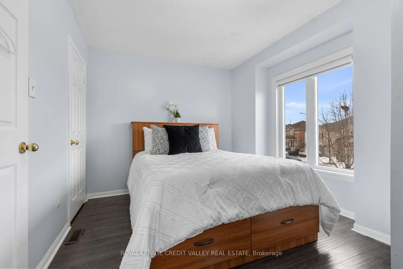 Photo 20 of 84 Whiteface Crescent, Brampton, Fletcher's Meadow — HOMEH