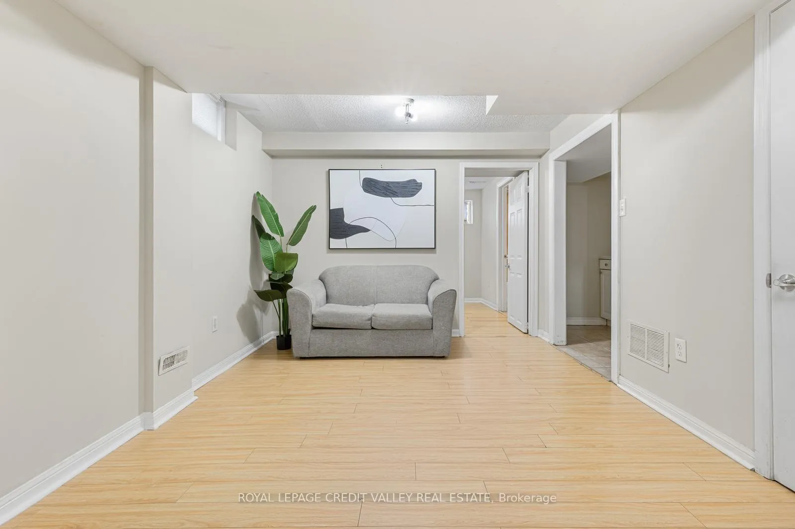 Photo 25 of 84 Whiteface Crescent, Brampton, Fletcher's Meadow — HOMEH
