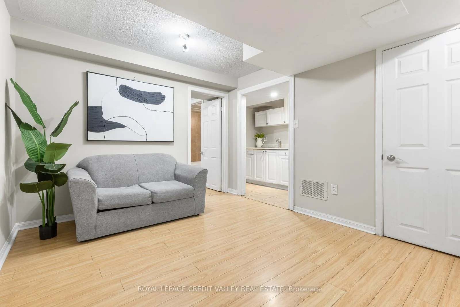 Photo 26 of 84 Whiteface Crescent, Brampton, Fletcher's Meadow — HOMEH