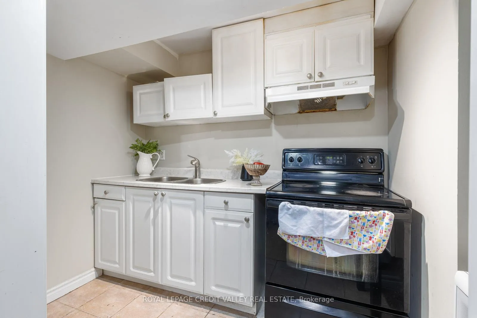 Photo 27 of 84 Whiteface Crescent, Brampton, Fletcher's Meadow — HOMEH