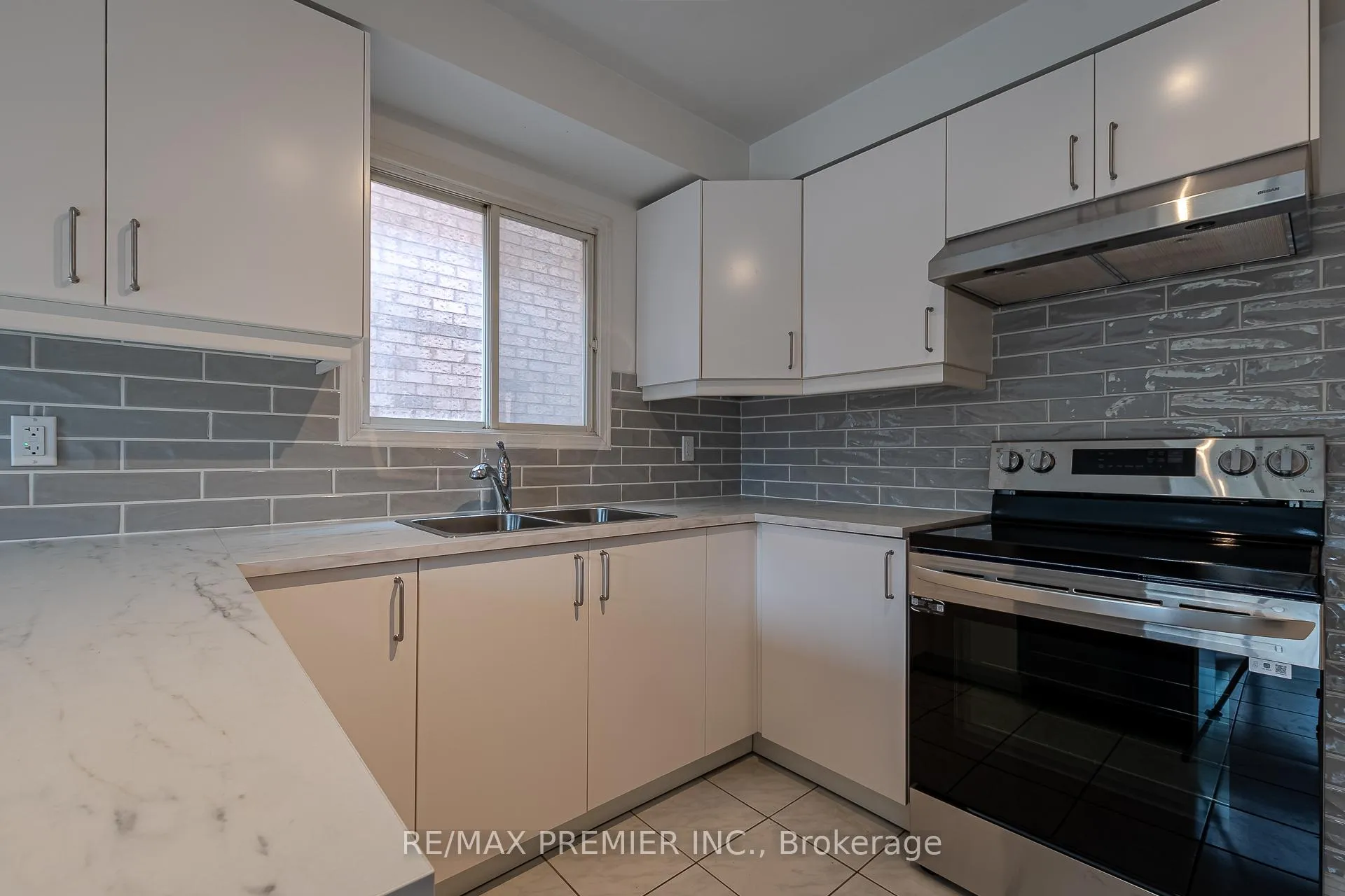 Photo 6 of 157 Heydon Avenue, New Tecumseth, Alliston — HOMEH