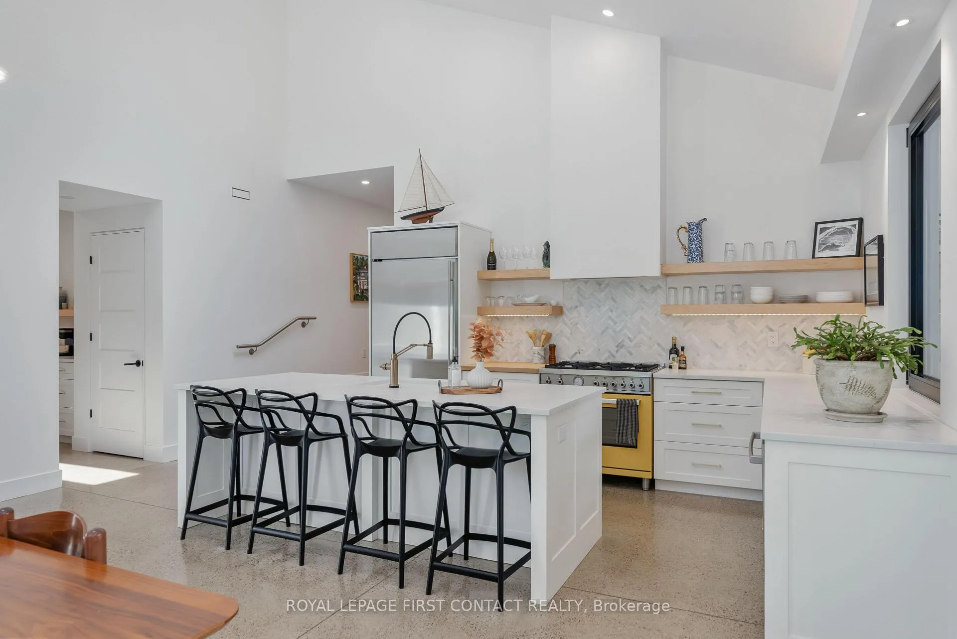Photo 11 of 64 Puget Street, Barrie, Codrington — HOMEH