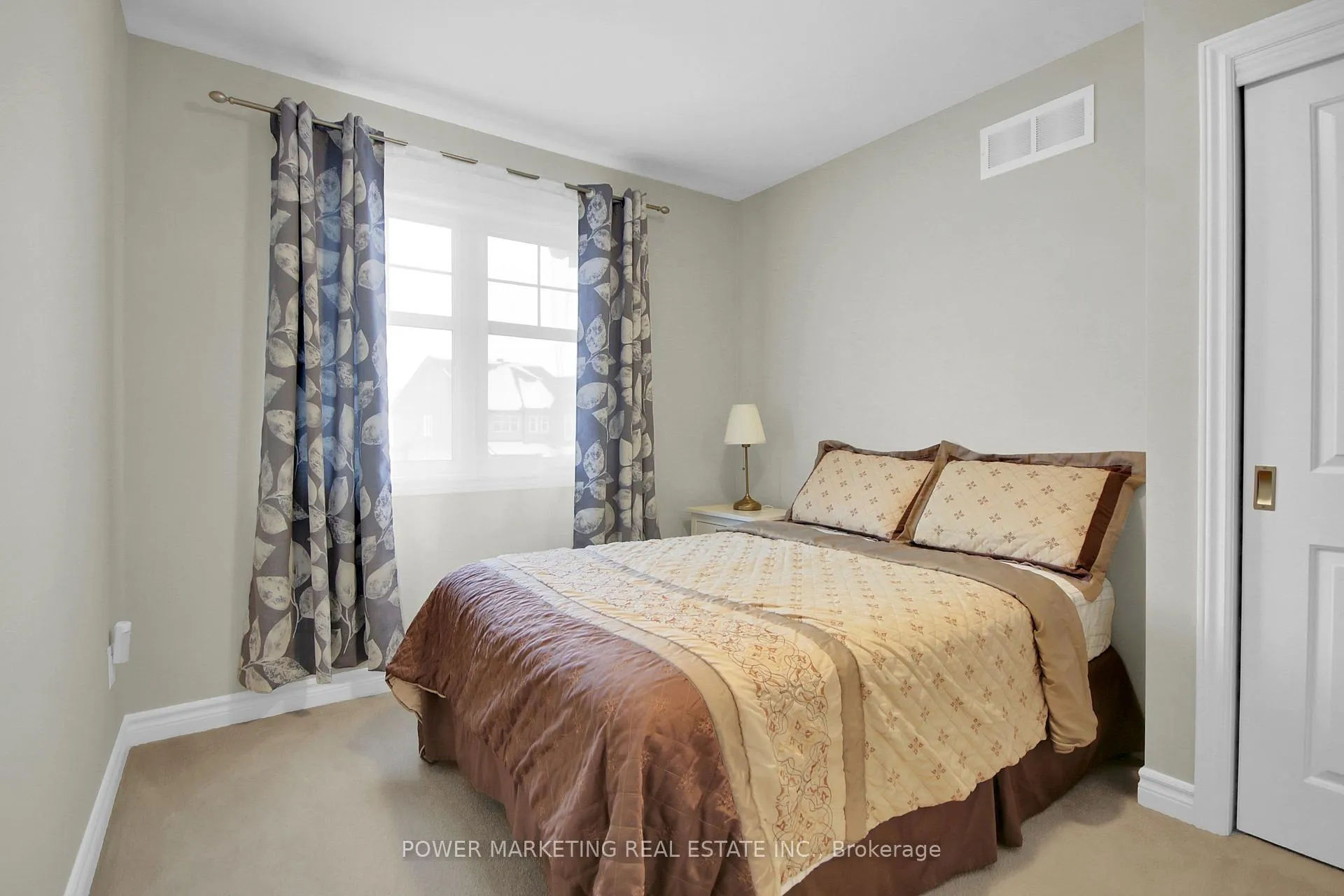 Photo 10 of 1076 Cobble Hill Drive, Ottawa, Barrhaven - Cedargrove/Fraserdale — HOMEH