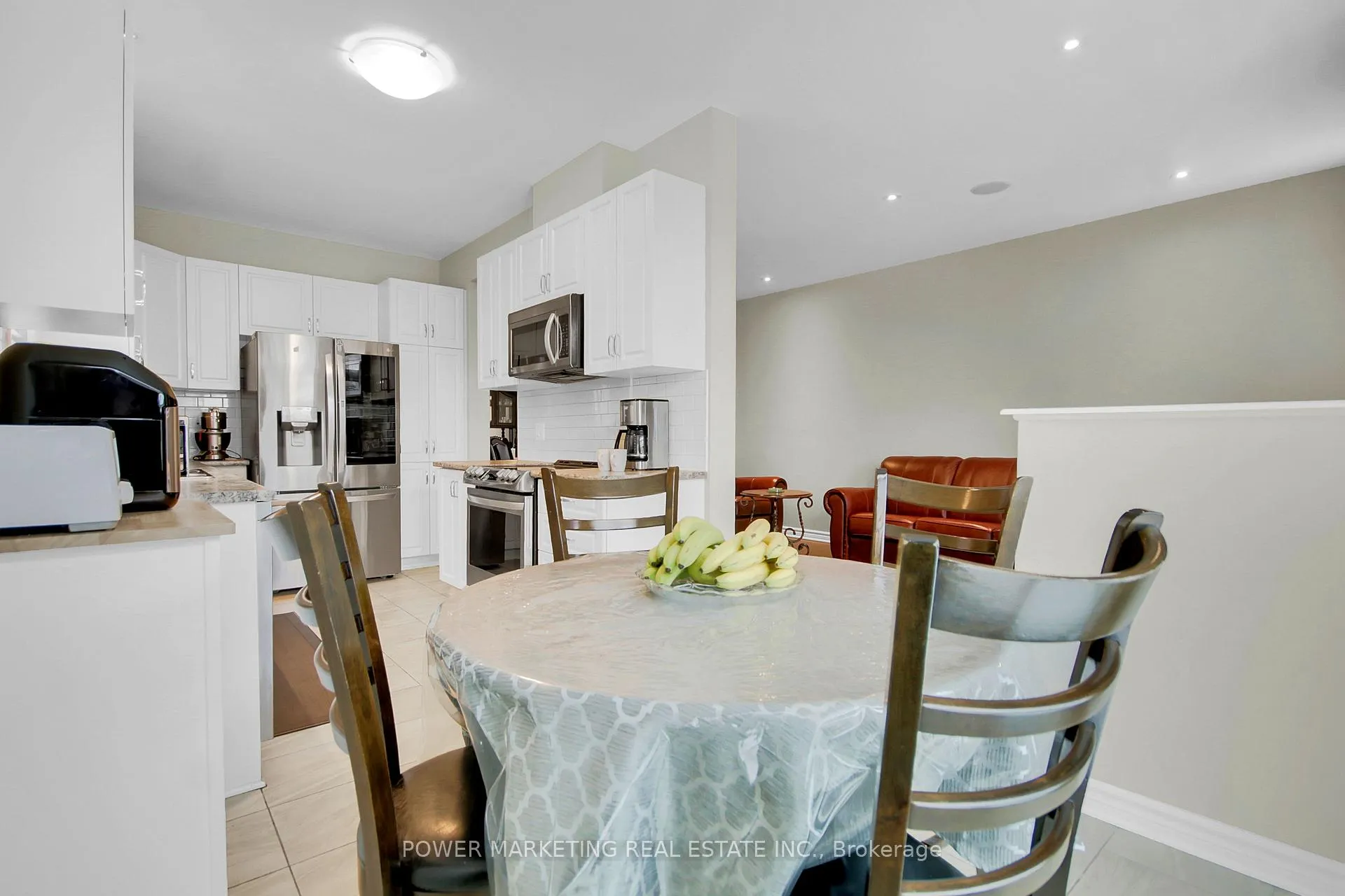 Photo 12 of 1076 Cobble Hill Drive, Ottawa, Barrhaven - Cedargrove/Fraserdale — HOMEH