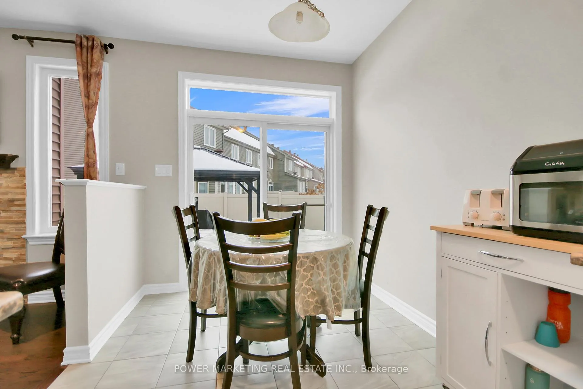 Photo 14 of 1076 Cobble Hill Drive, Ottawa, Barrhaven - Cedargrove/Fraserdale — HOMEH