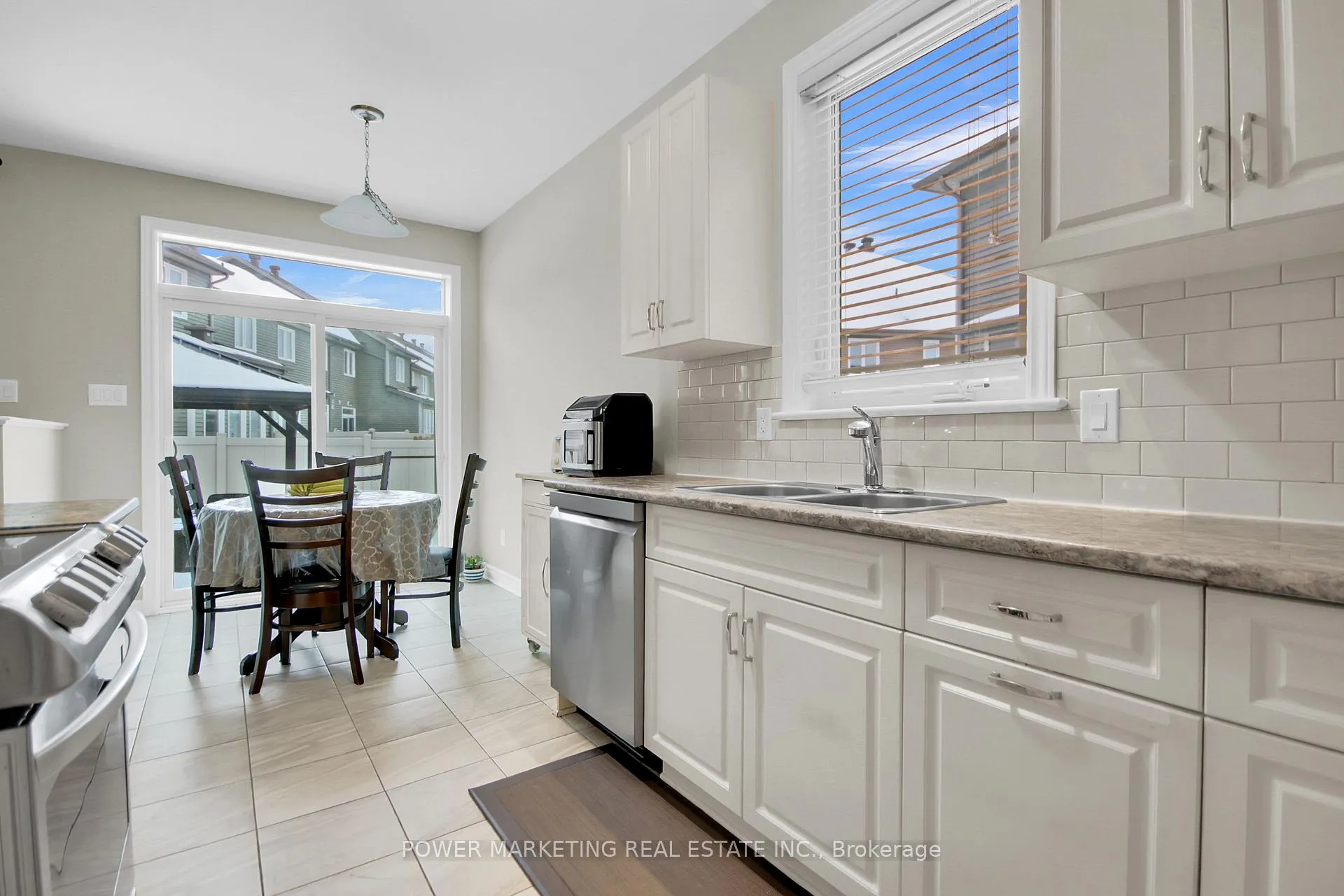 Photo 27 of 1076 Cobble Hill Drive, Ottawa, Barrhaven - Cedargrove/Fraserdale — HOMEH