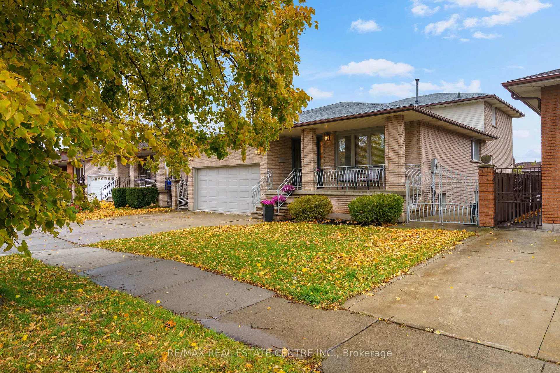 Photo 3 of 66 Ellington Avenue, Hamilton, Stoney Creek — HOMEH