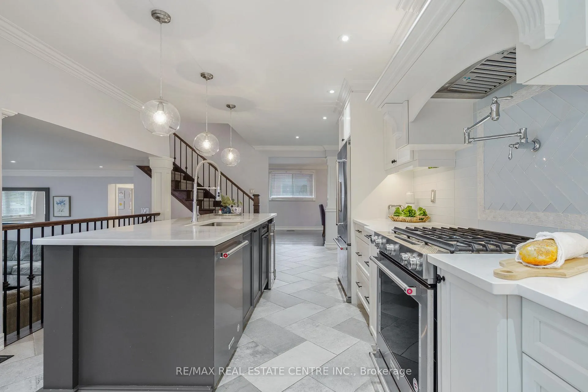 Photo 21 of 66 Ellington Avenue, Hamilton, Stoney Creek — HOMEH