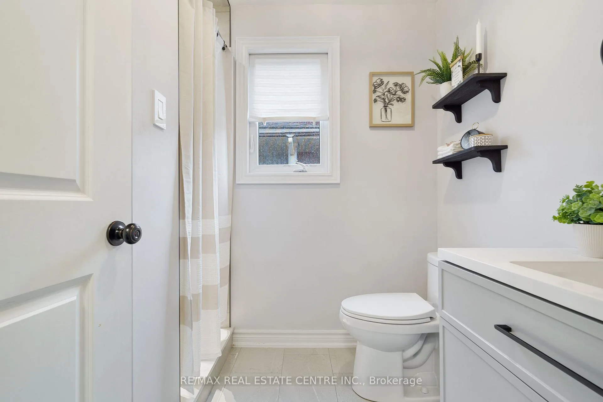 Photo 32 of 66 Ellington Avenue, Hamilton, Stoney Creek — HOMEH