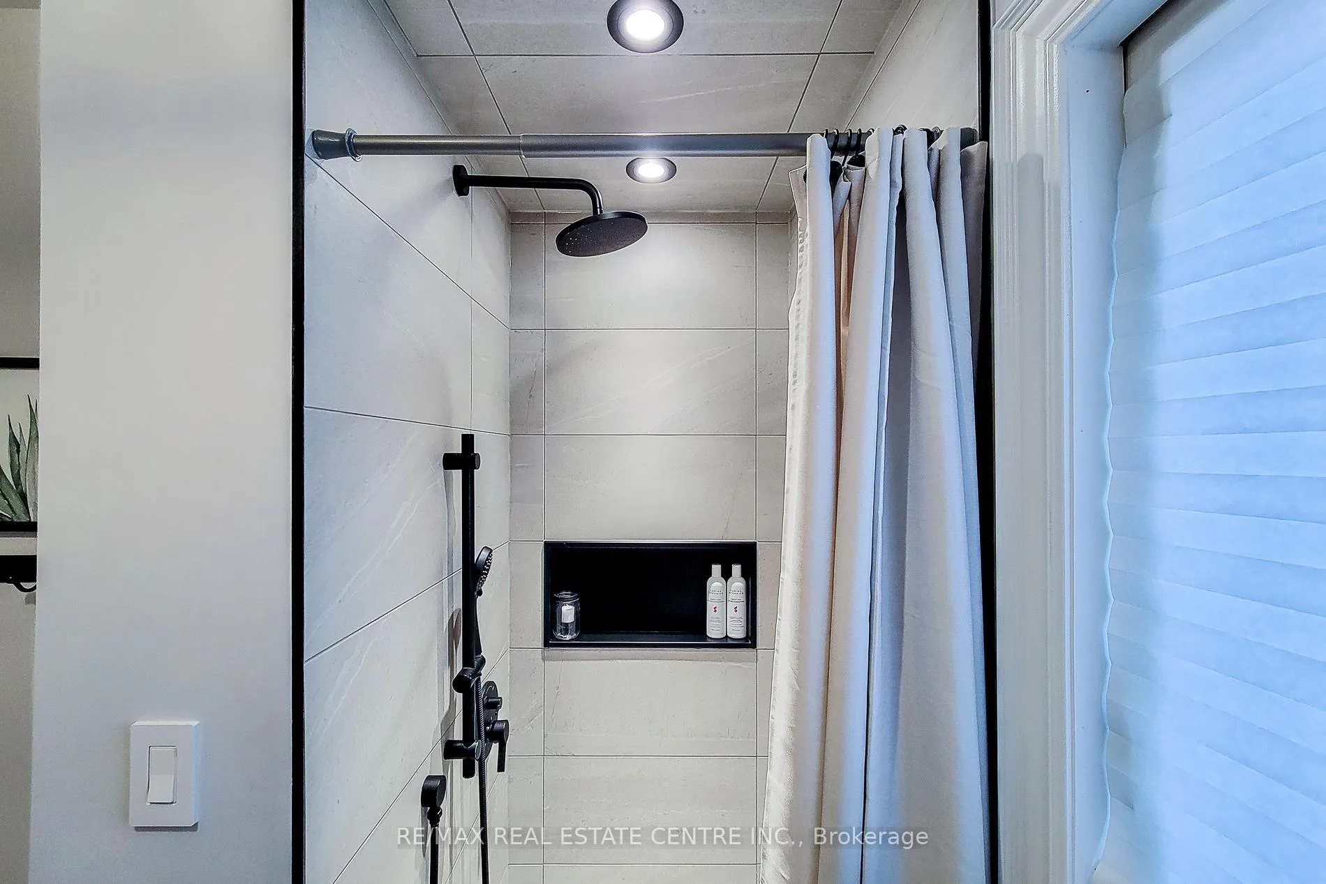 Photo 34 of 66 Ellington Avenue, Hamilton, Stoney Creek — HOMEH