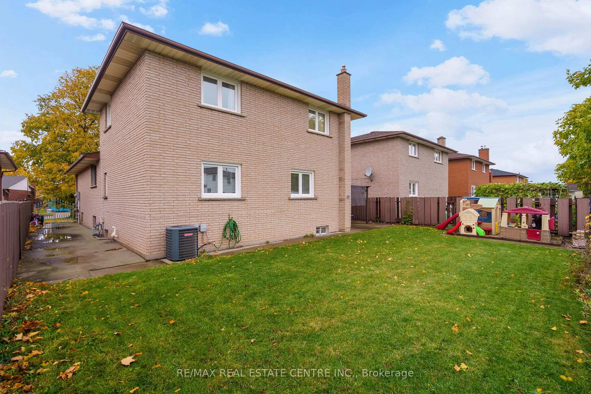 Photo 49 of 66 Ellington Avenue, Hamilton, Stoney Creek — HOMEH