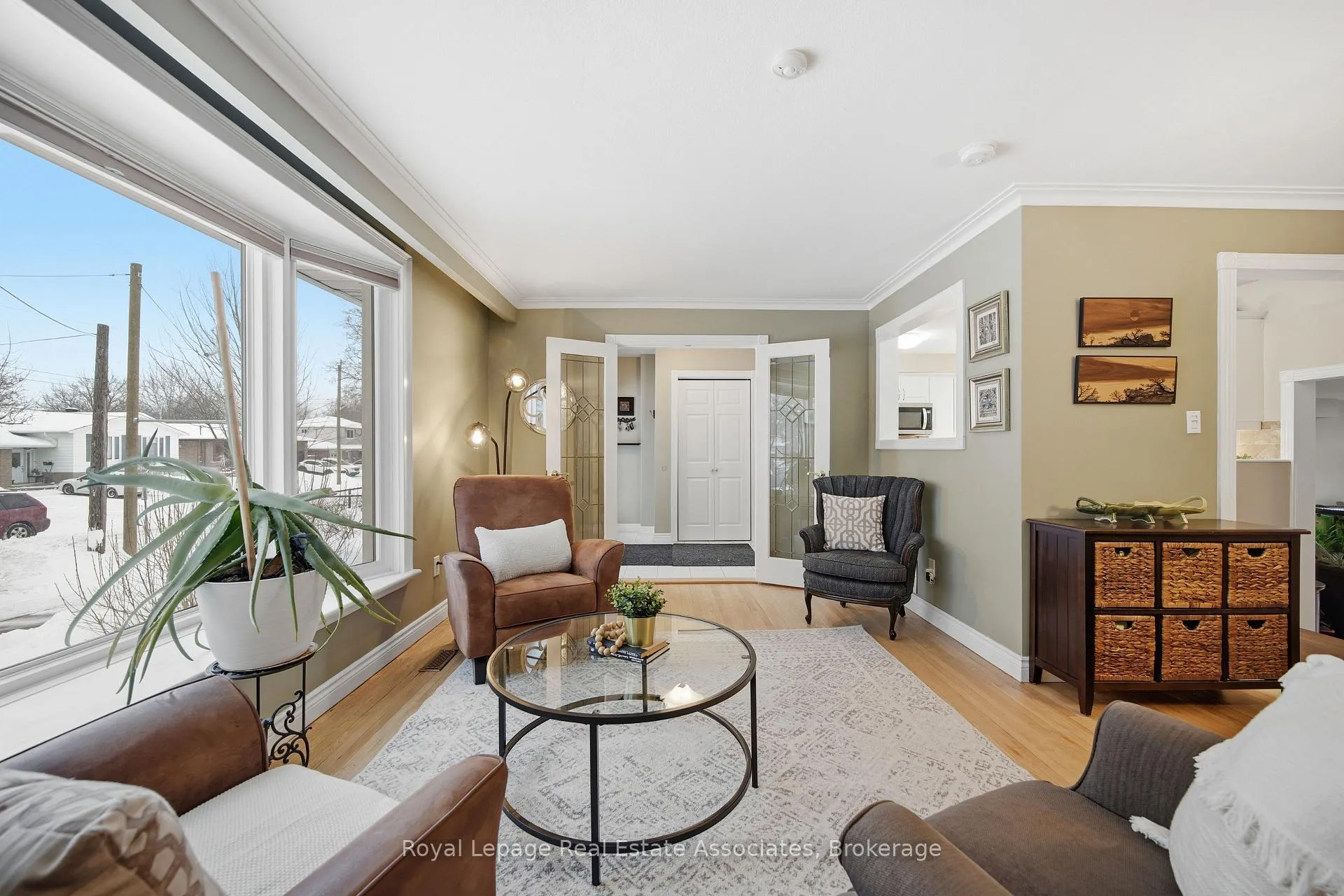 Photo 6 of 28 Faludon Drive, Halton Hills, Georgetown — HOMEH