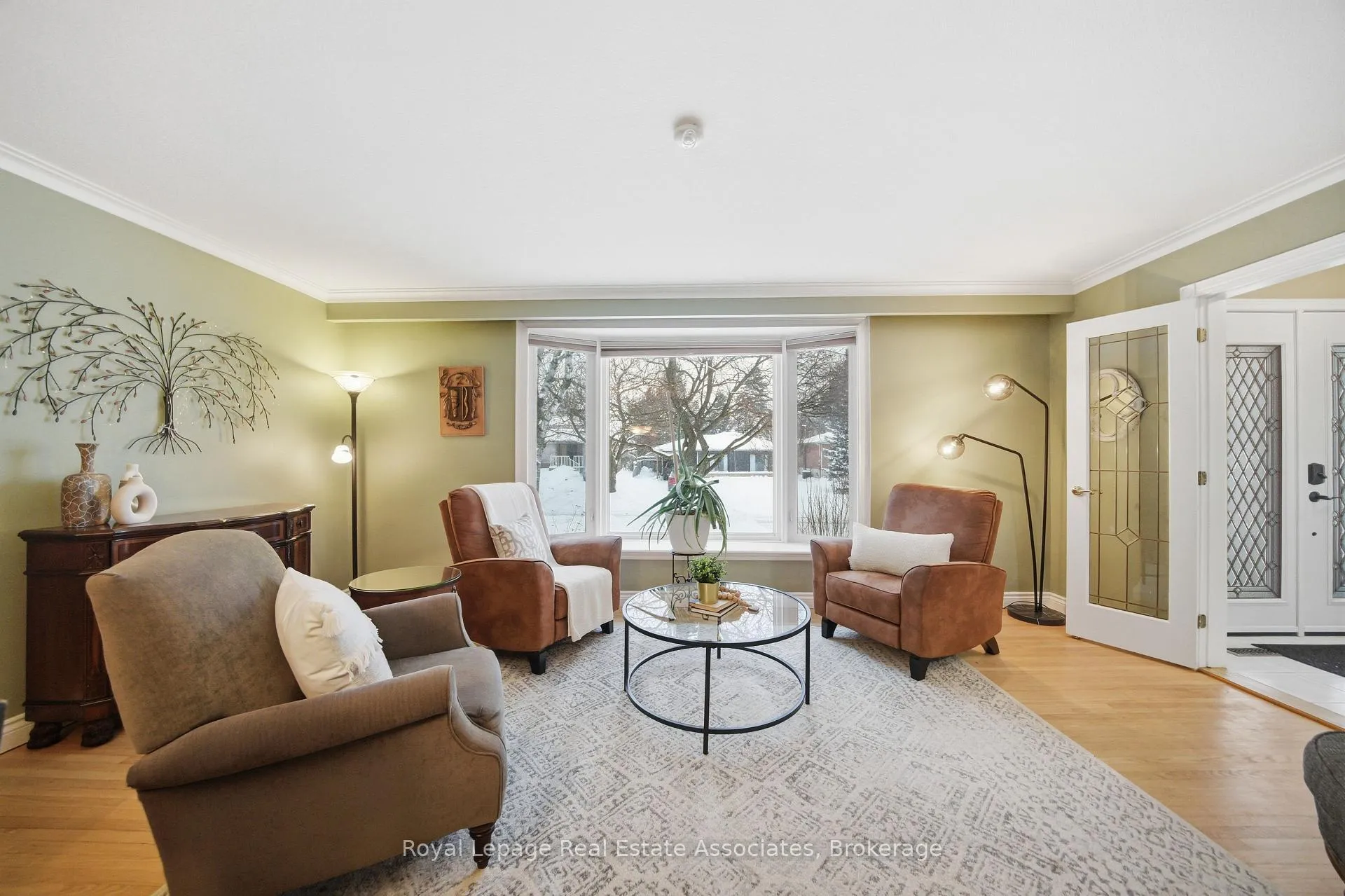Photo 7 of 28 Faludon Drive, Halton Hills, Georgetown — HOMEH