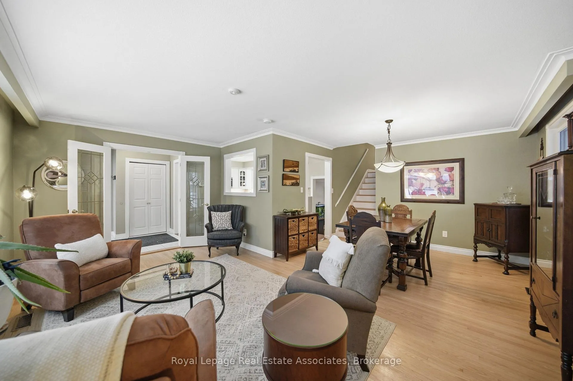 Photo 8 of 28 Faludon Drive, Halton Hills, Georgetown — HOMEH