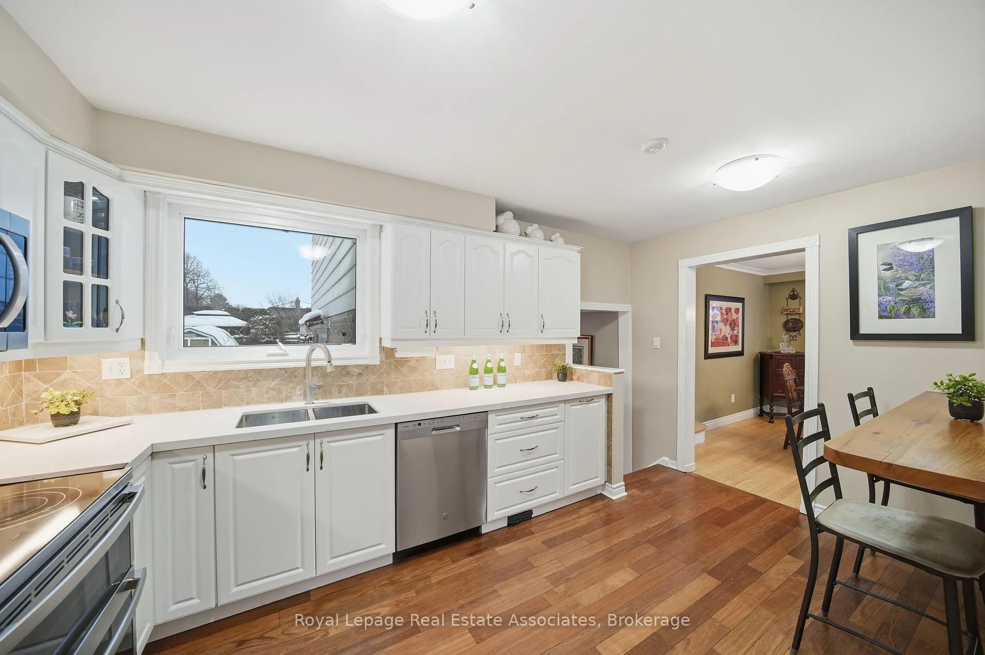 Photo 16 of 28 Faludon Drive, Halton Hills, Georgetown — HOMEH
