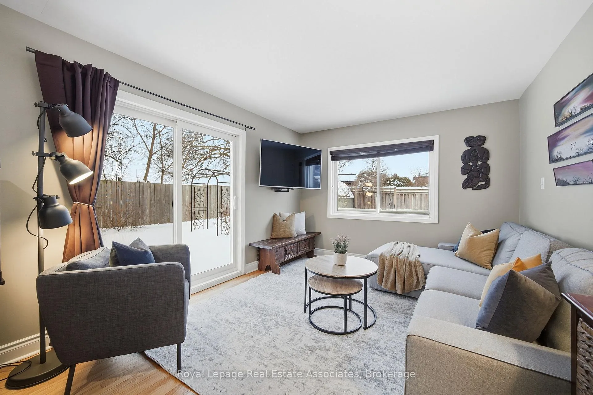 Photo 30 of 28 Faludon Drive, Halton Hills, Georgetown — HOMEH