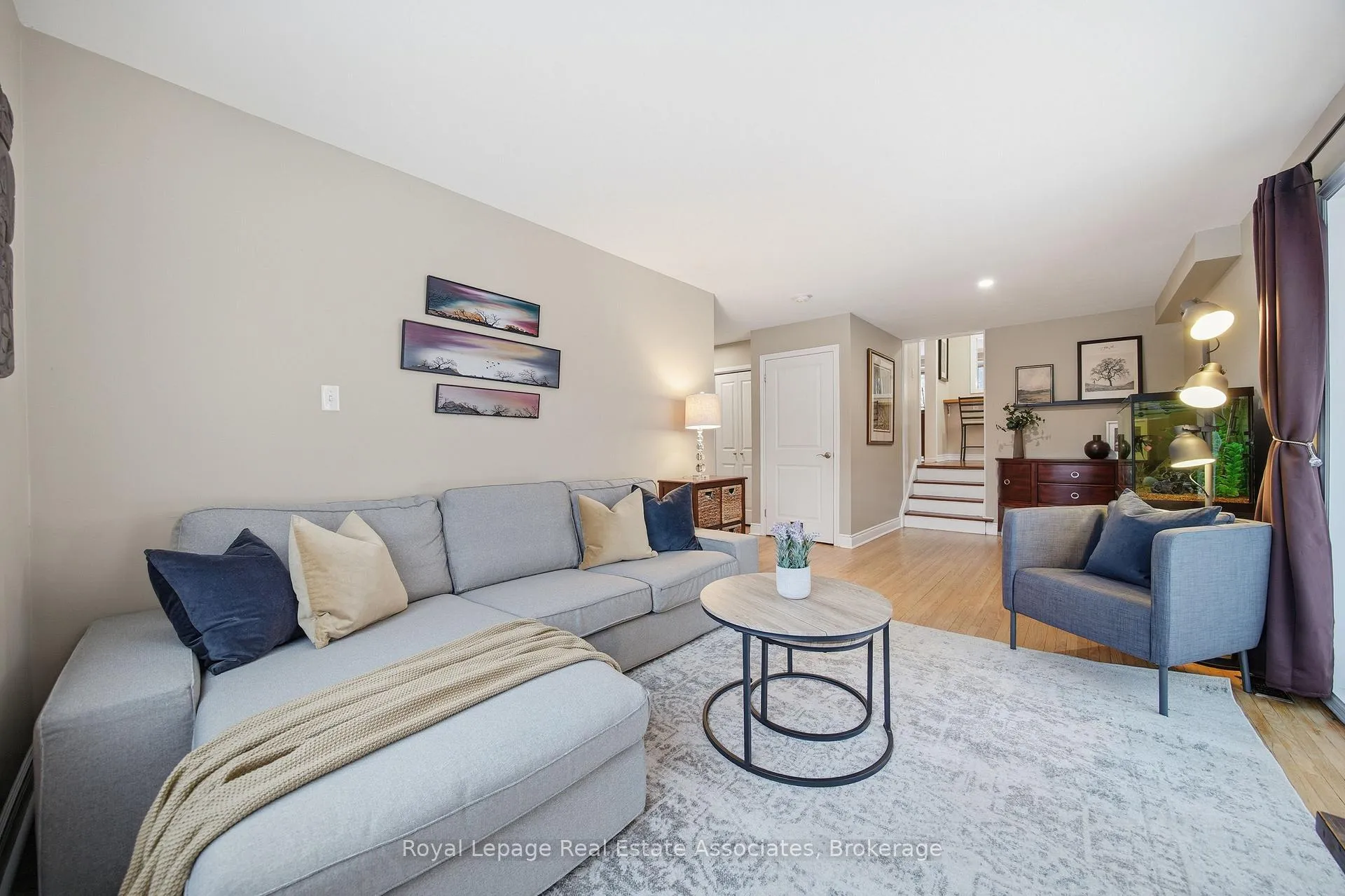 Photo 31 of 28 Faludon Drive, Halton Hills, Georgetown — HOMEH