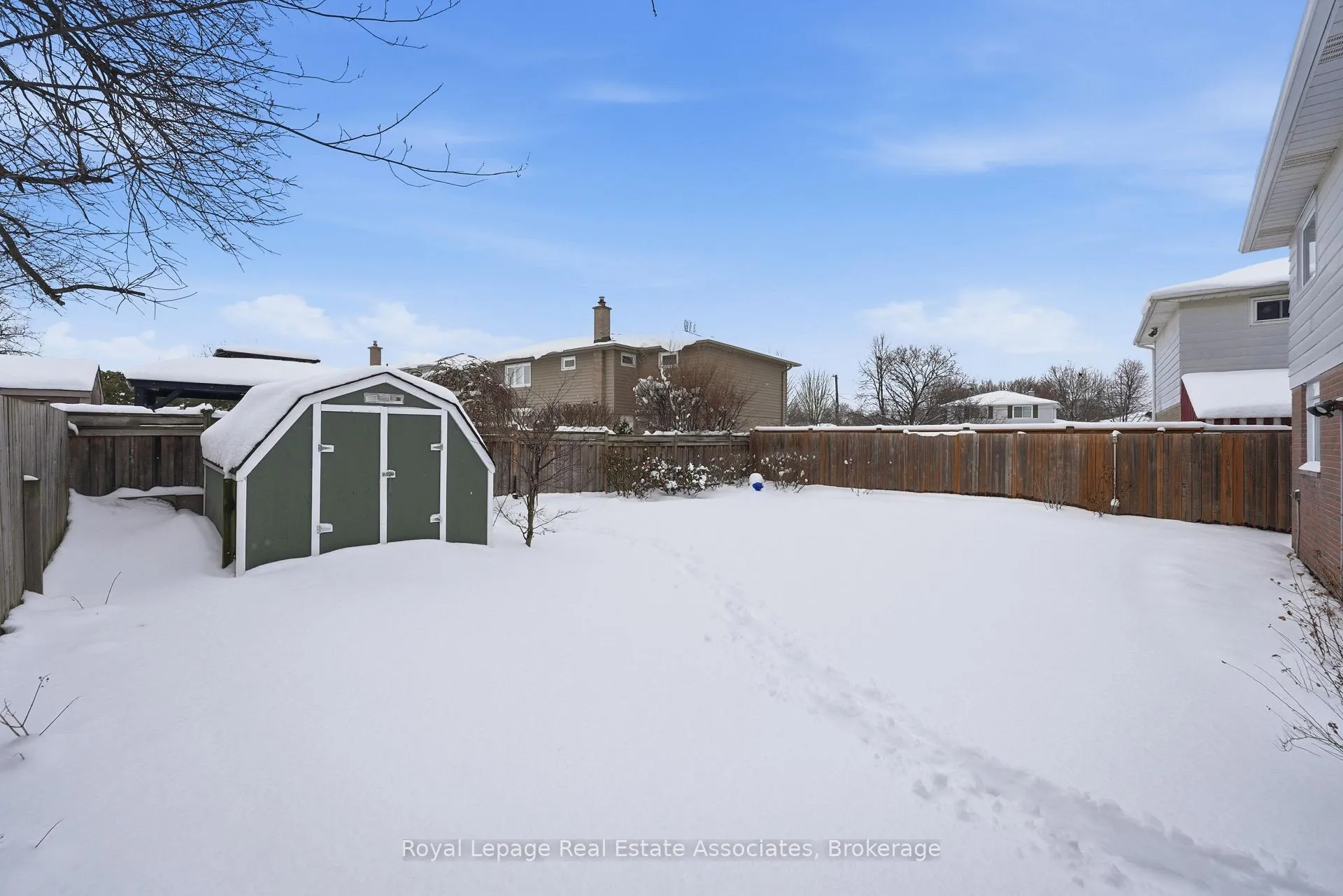 Photo 40 of 28 Faludon Drive, Halton Hills, Georgetown — HOMEH