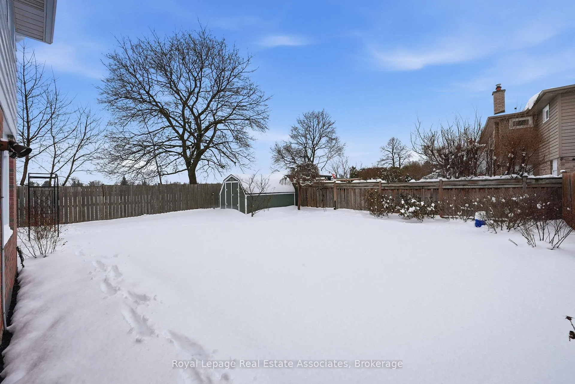 Photo 42 of 28 Faludon Drive, Halton Hills, Georgetown — HOMEH