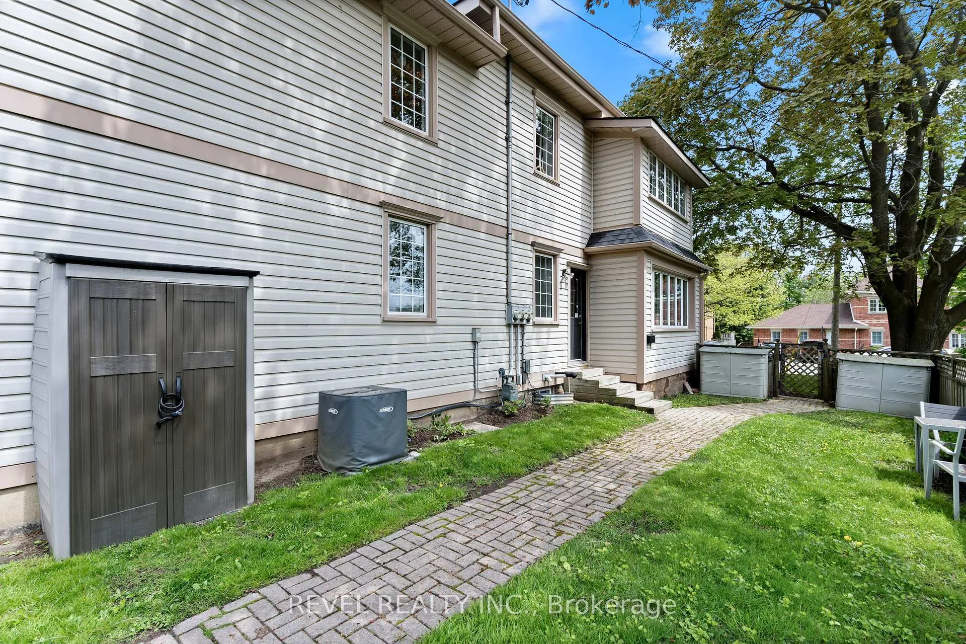 Photo 5 of 31 Frederick Street, Orillia — HOMEH