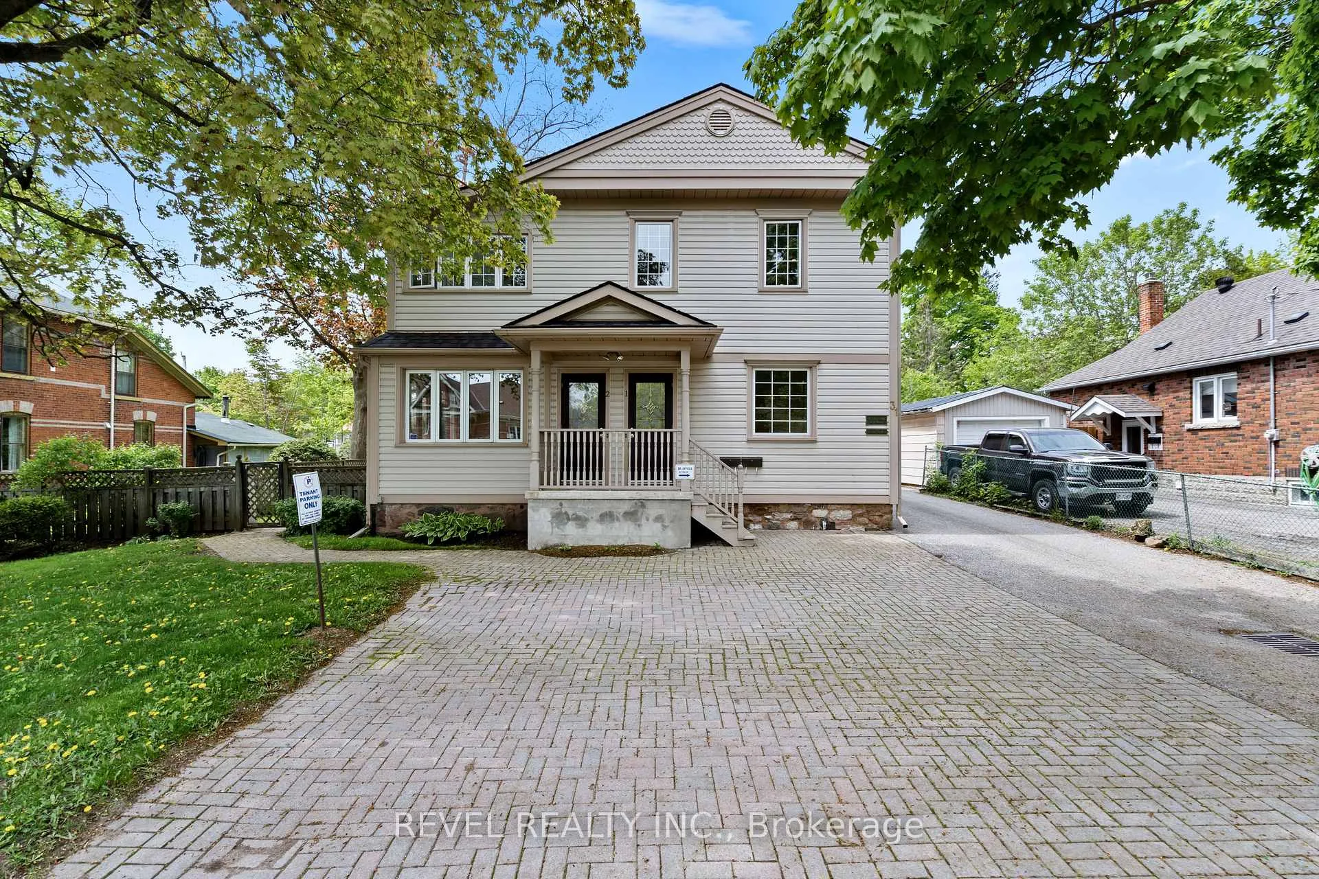 Photo 8 of 31 Frederick Street, Orillia — HOMEH