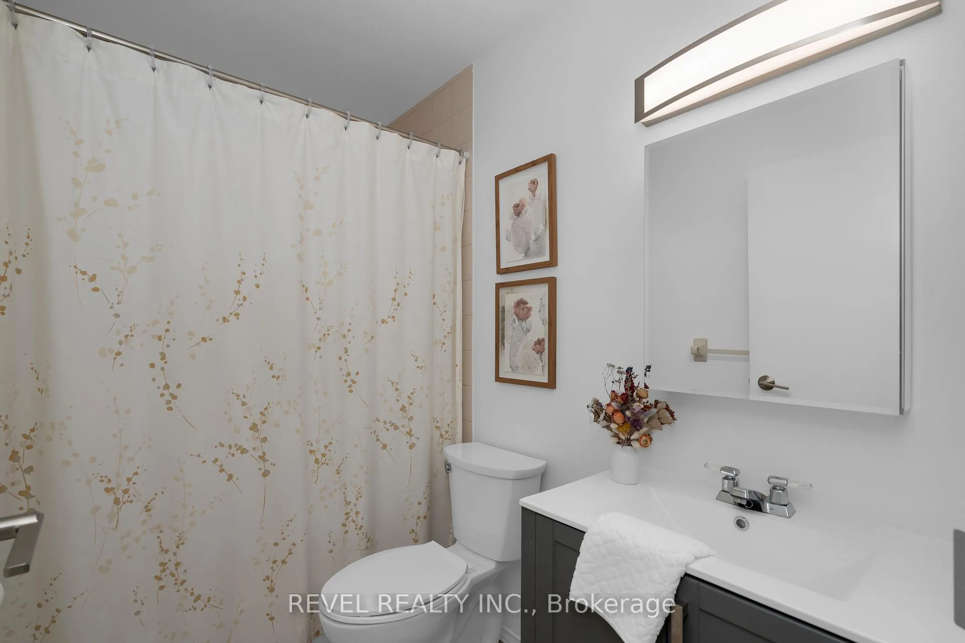 Photo 15 of 31 Frederick Street, Orillia — HOMEH