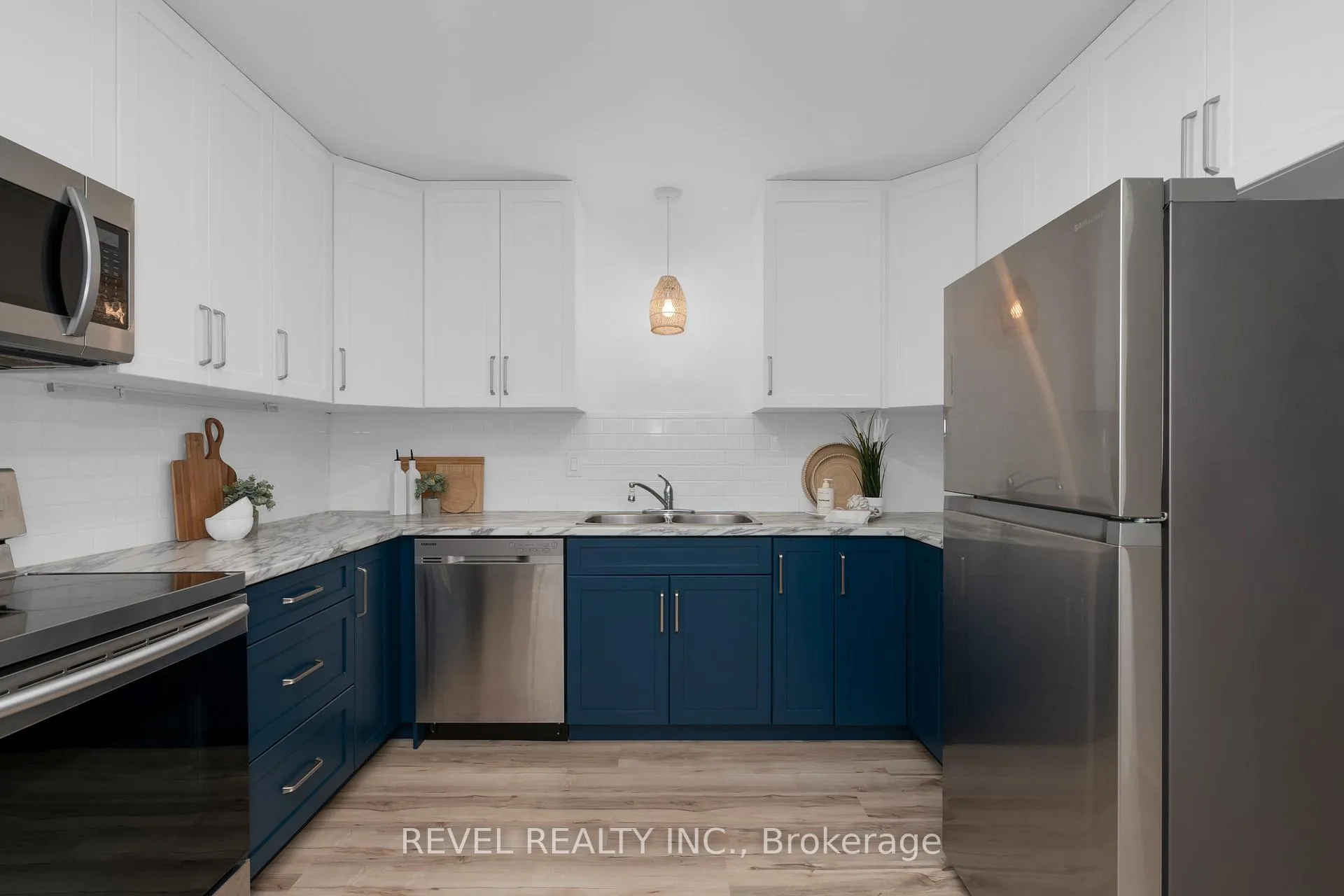 Photo 19 of 31 Frederick Street, Orillia — HOMEH
