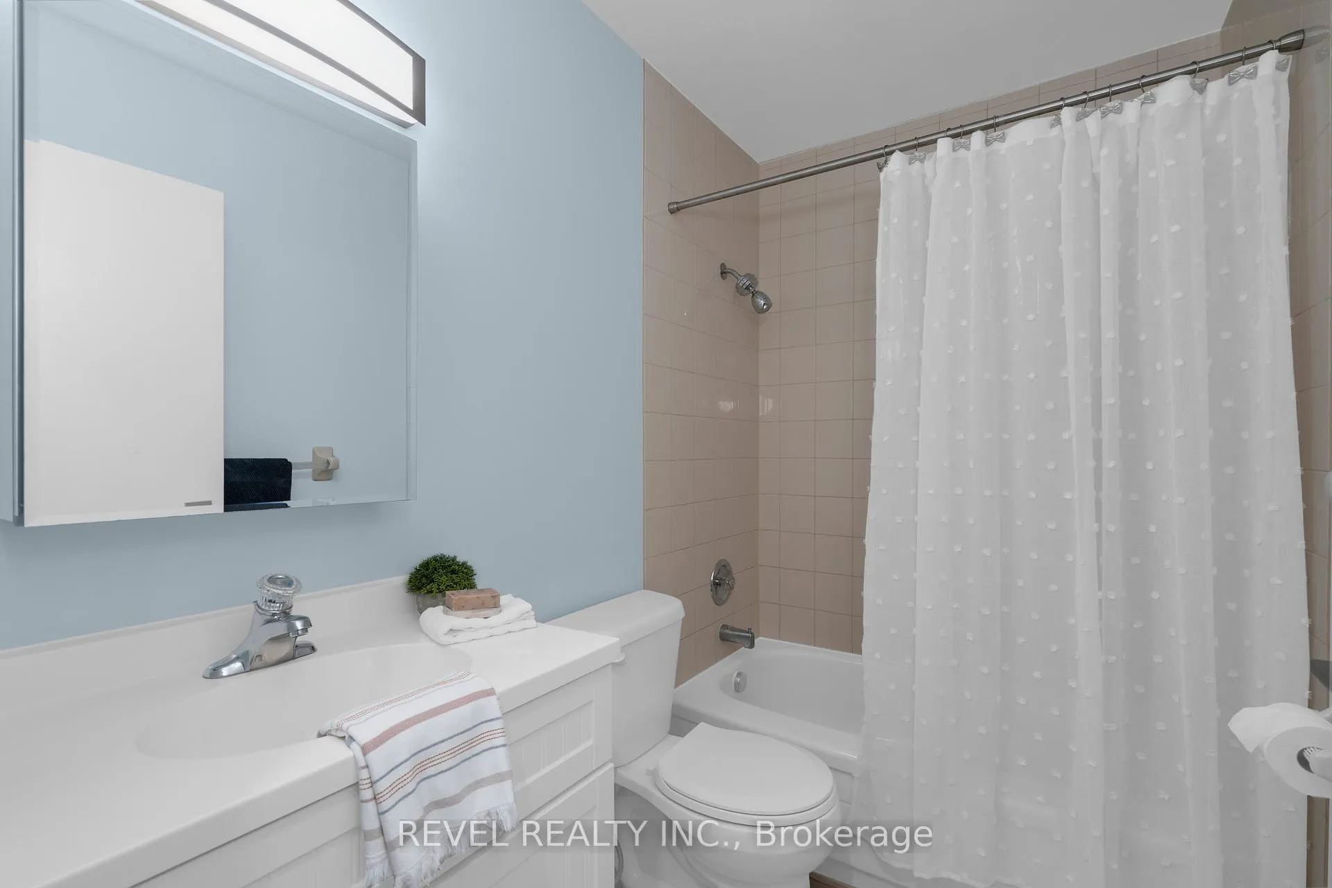 Photo 22 of 31 Frederick Street, Orillia — HOMEH