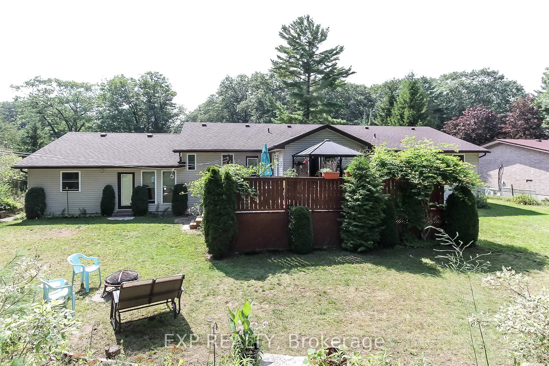 Photo 3 of 225 39th Street, Wasaga Beach — HOMEH