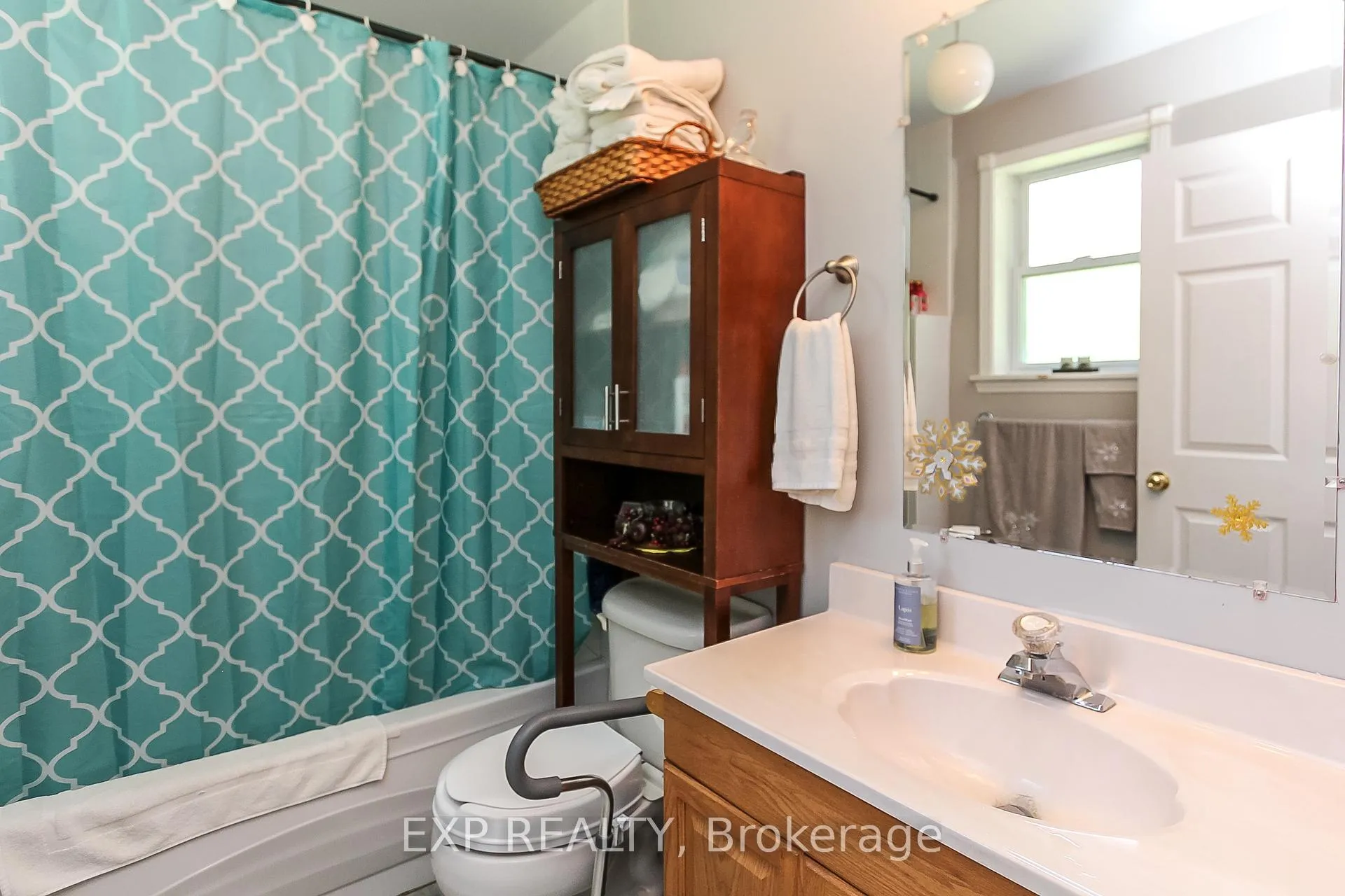 Photo 12 of 225 39th Street, Wasaga Beach — HOMEH