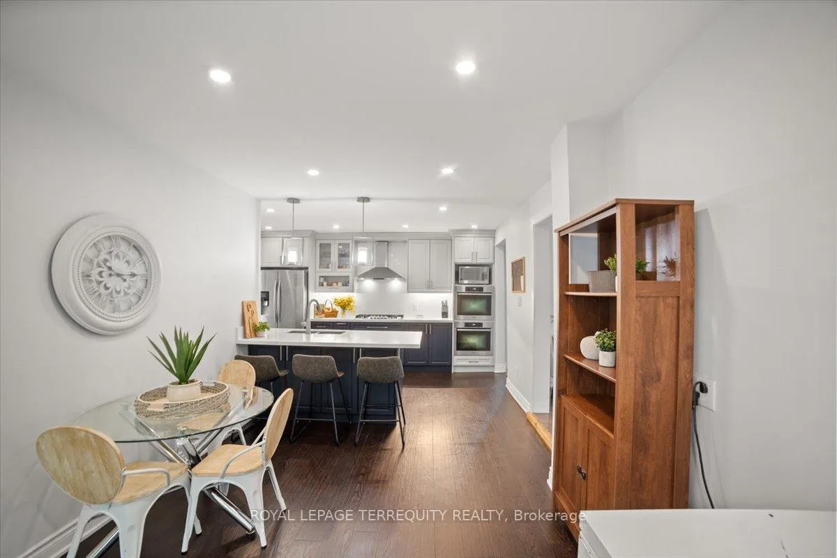 Photo 2 of 124 Toronto Street S, Uxbridge — HOMEH