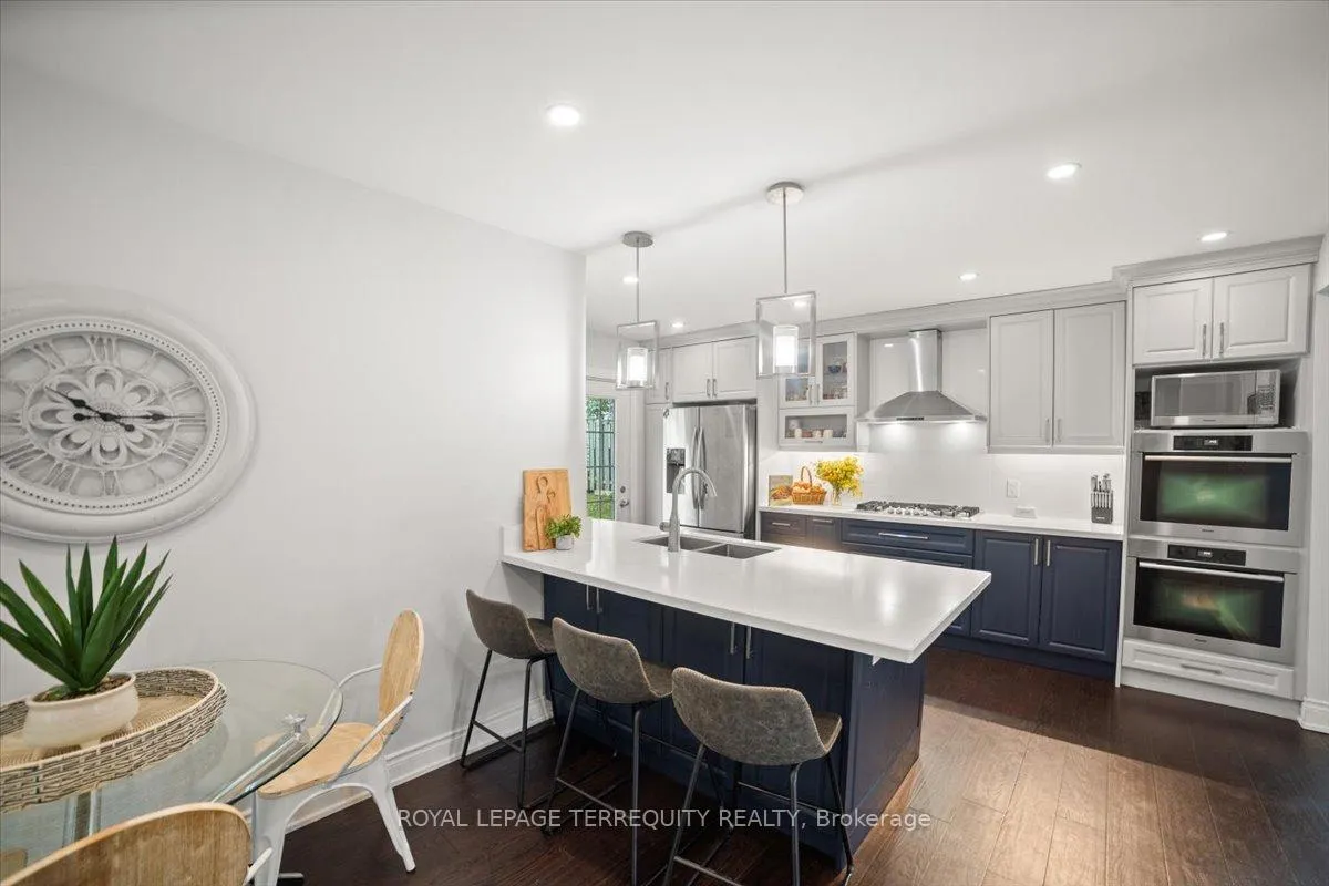 Photo 3 of 124 Toronto Street S, Uxbridge — HOMEH