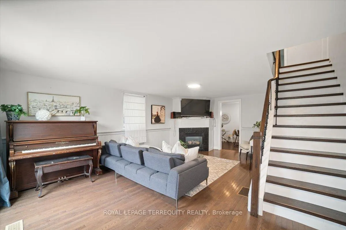 Photo 9 of 124 Toronto Street S, Uxbridge — HOMEH