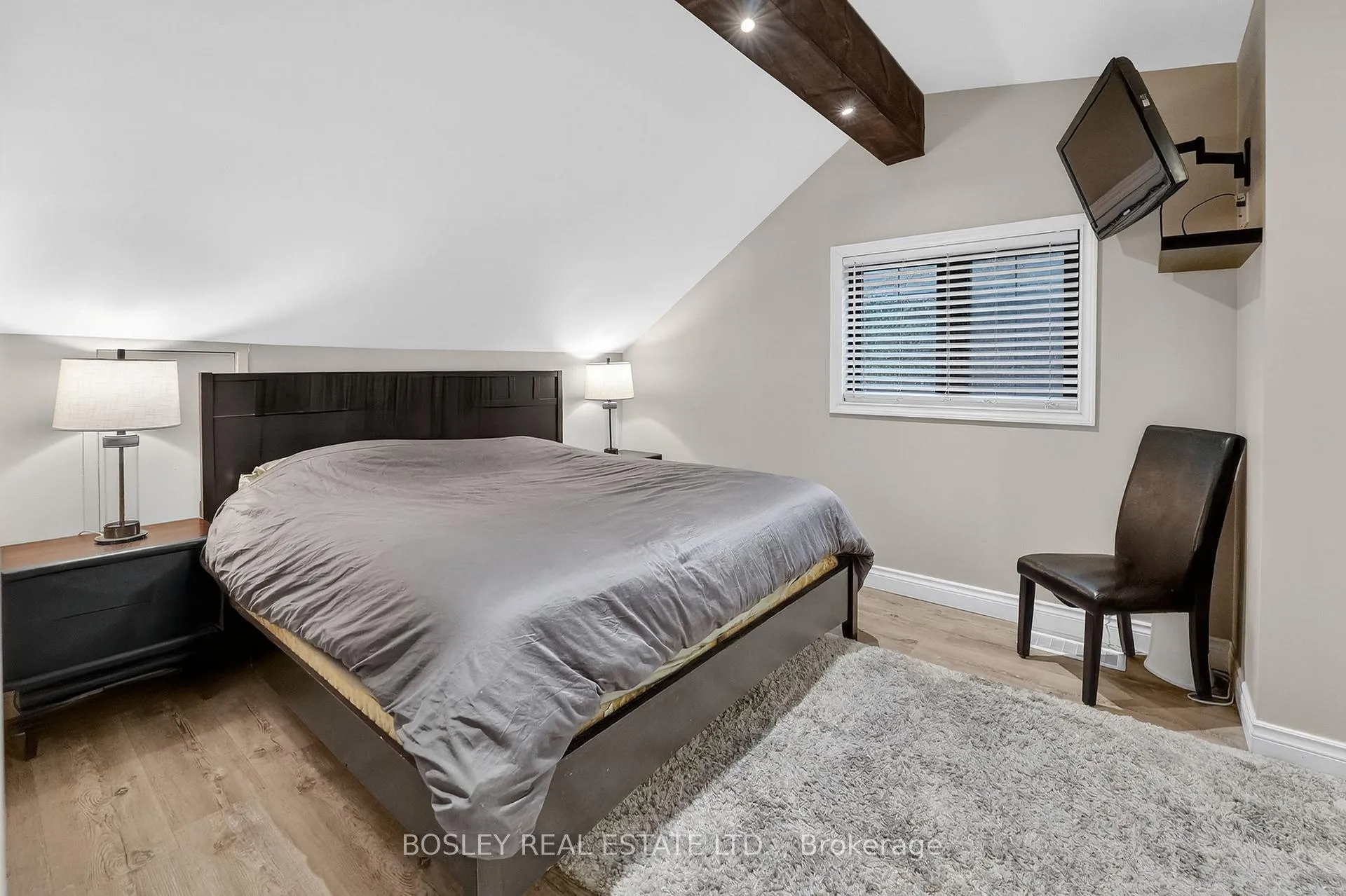 Photo 17 of 5805 Brookfield Avenue, Niagara Falls, Hospital — HOMEH