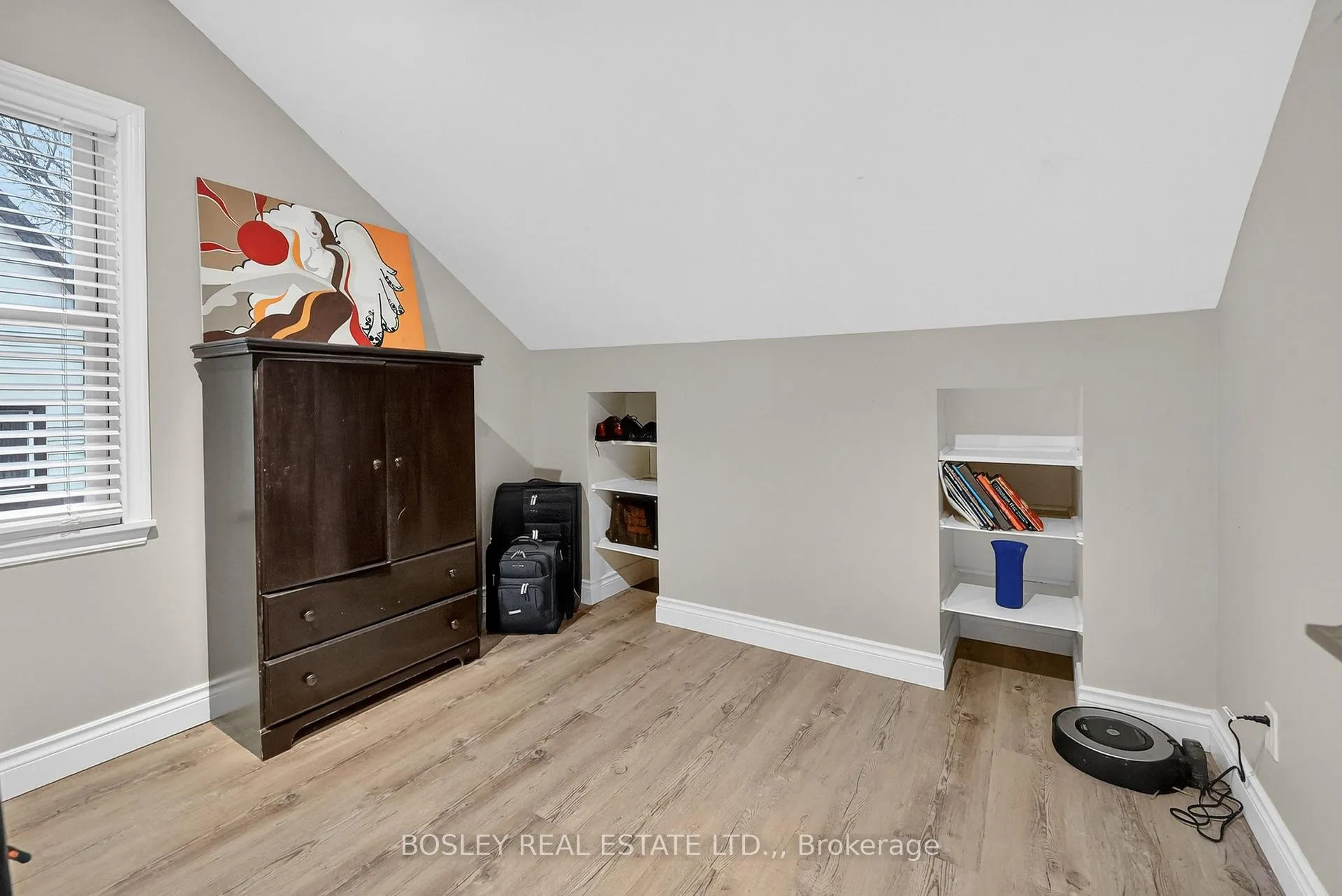 Photo 19 of 5805 Brookfield Avenue, Niagara Falls, Hospital — HOMEH