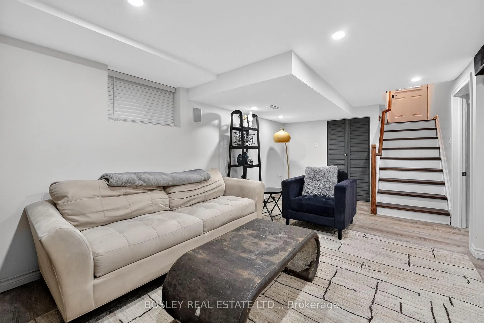 Photo 24 of 5805 Brookfield Avenue, Niagara Falls, Hospital — HOMEH