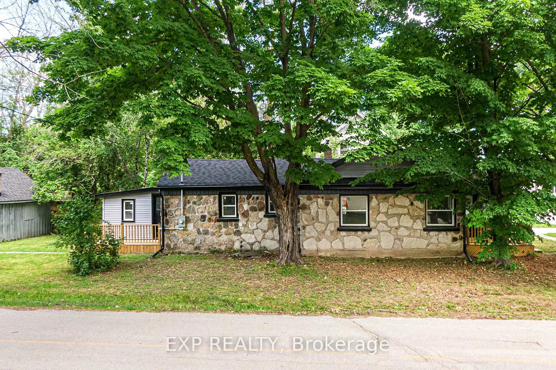 Photo 3 of 245 Front Street S, Orillia — HOMEH
