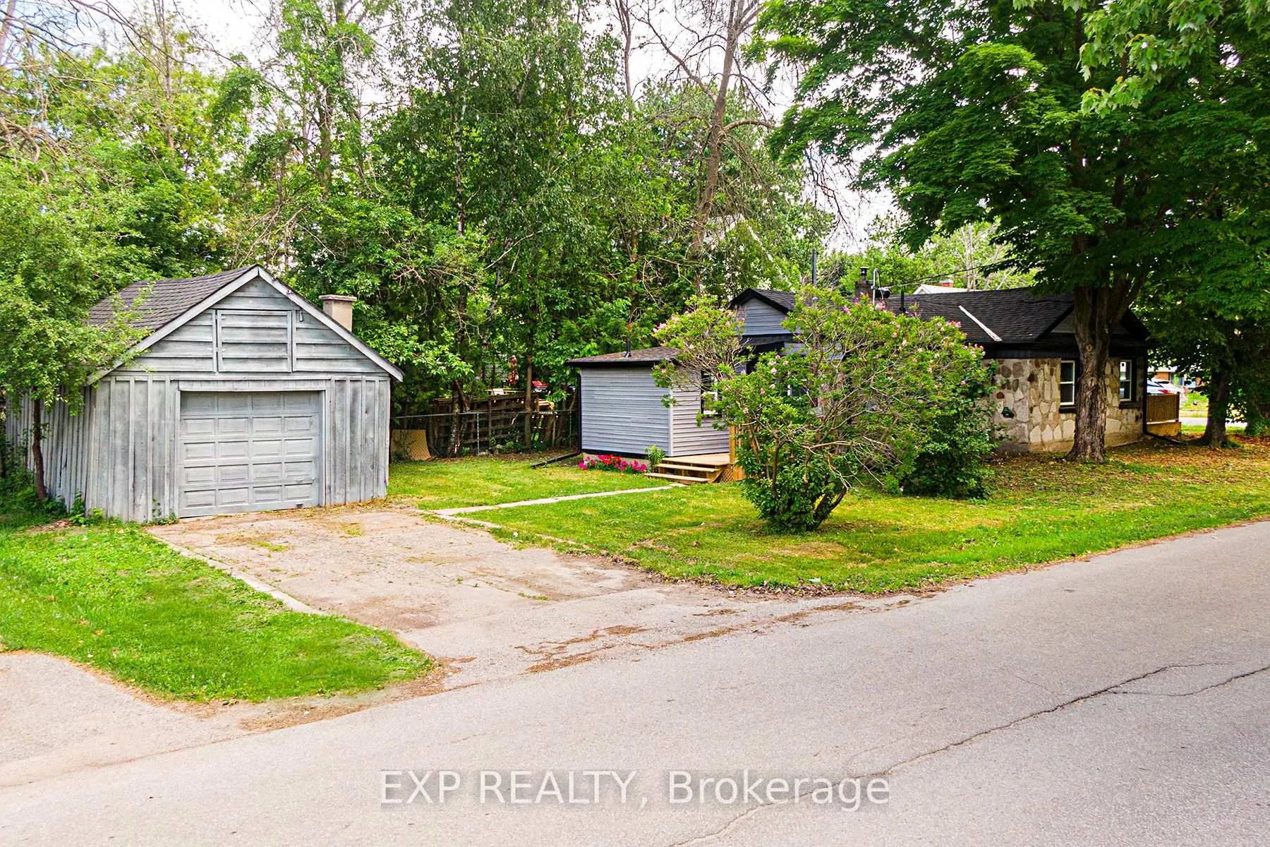 Photo 5 of 245 Front Street S, Orillia — HOMEH