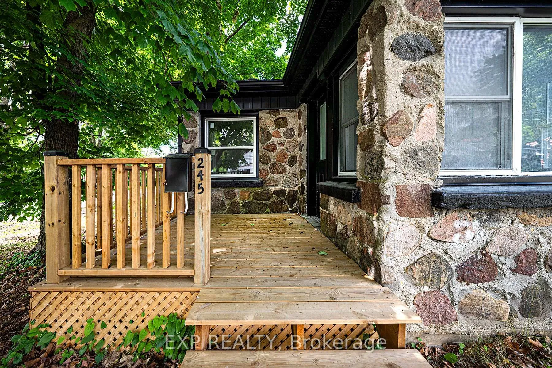 Photo 6 of 245 Front Street S, Orillia — HOMEH