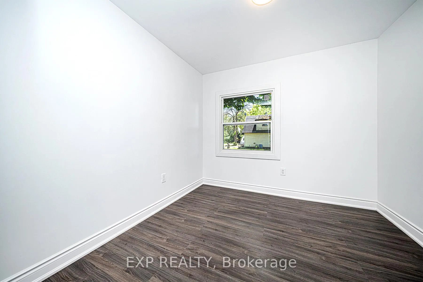 Photo 17 of 245 Front Street S, Orillia — HOMEH